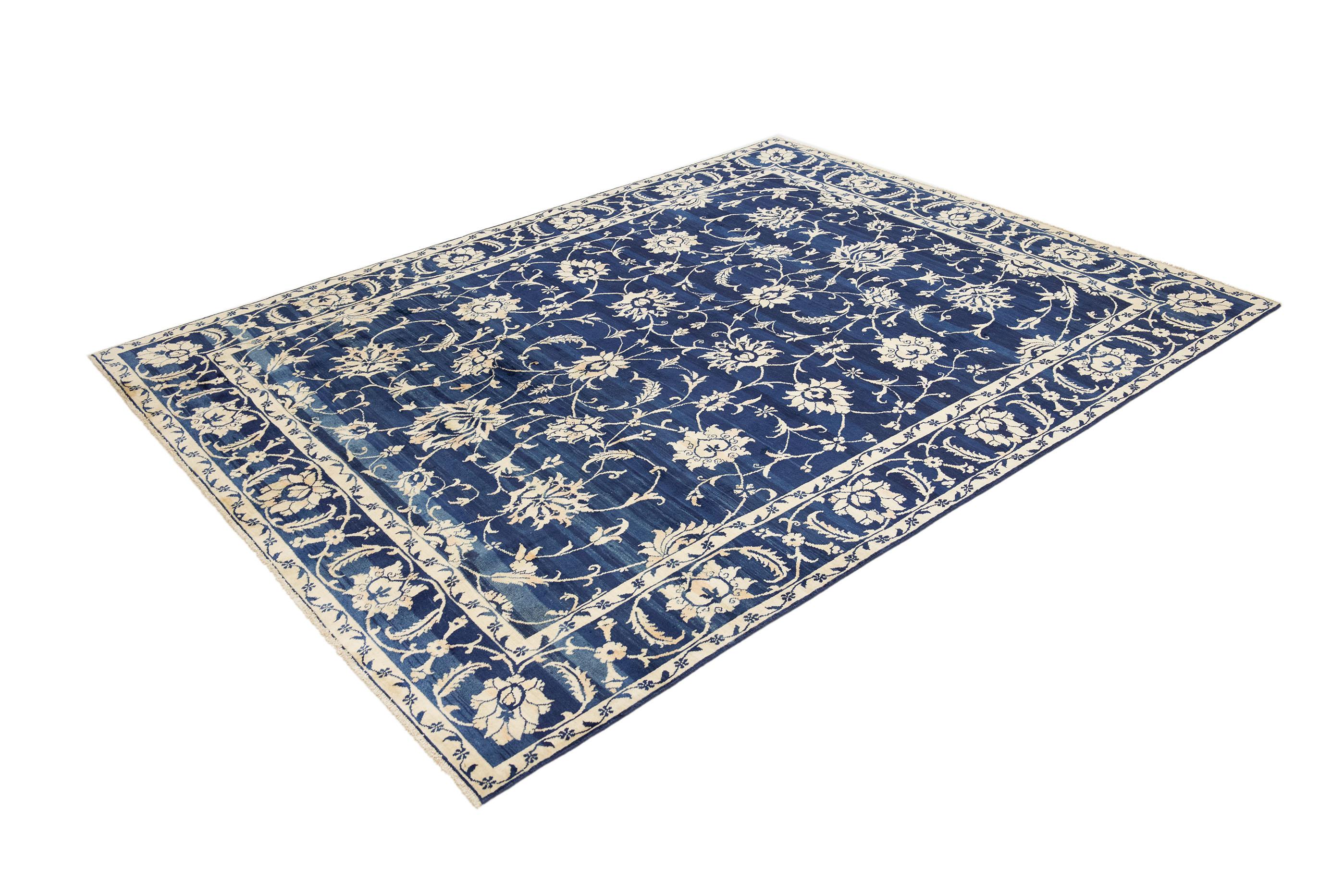 Perse Tapis d'Ispahan (2,8 x 2,4 m, 1990). Détails exquis (noués à la main). en vente