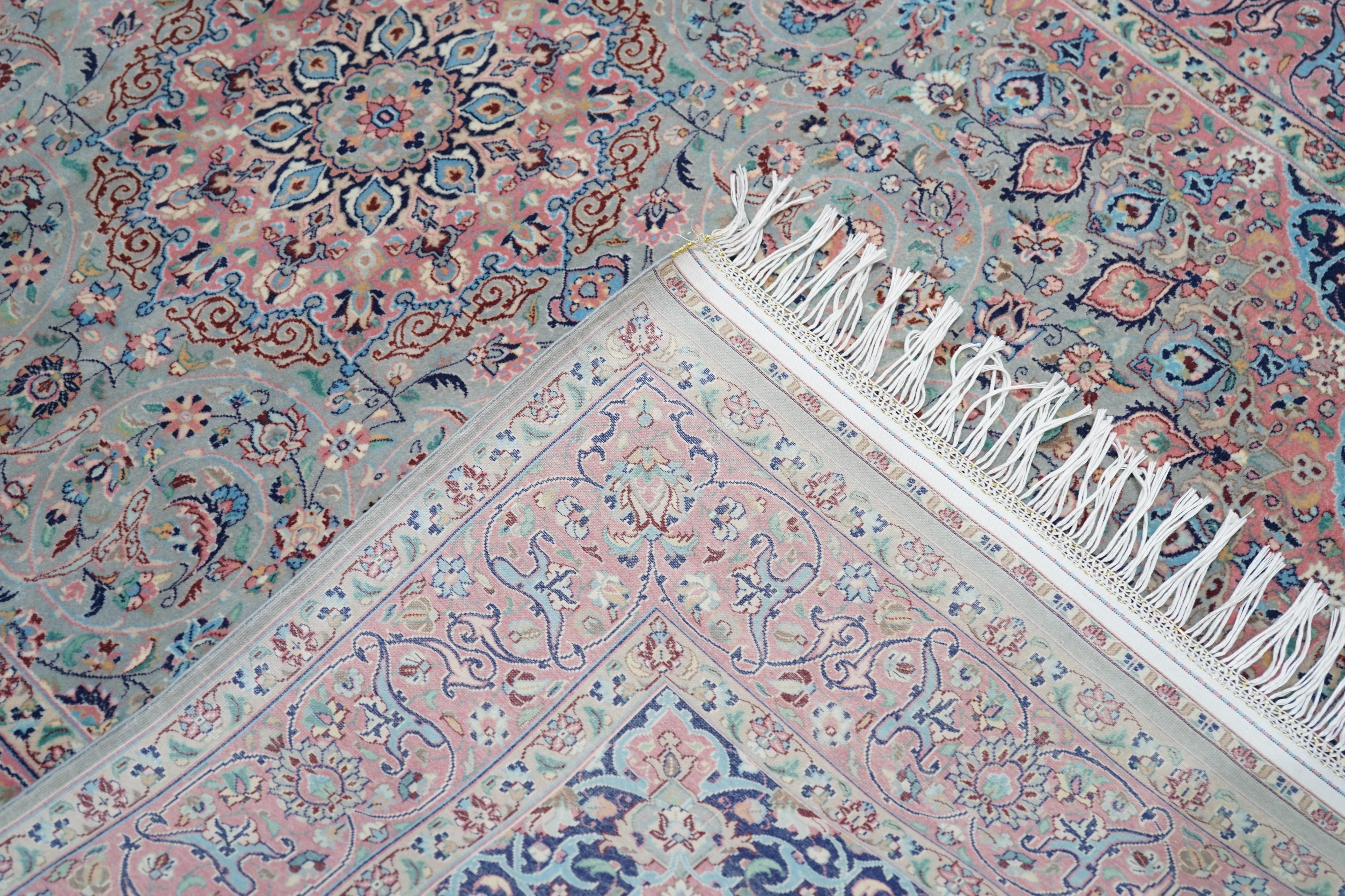 Alfombra Vintage Isfahan 3'4'' x 5'2'' en venta 8