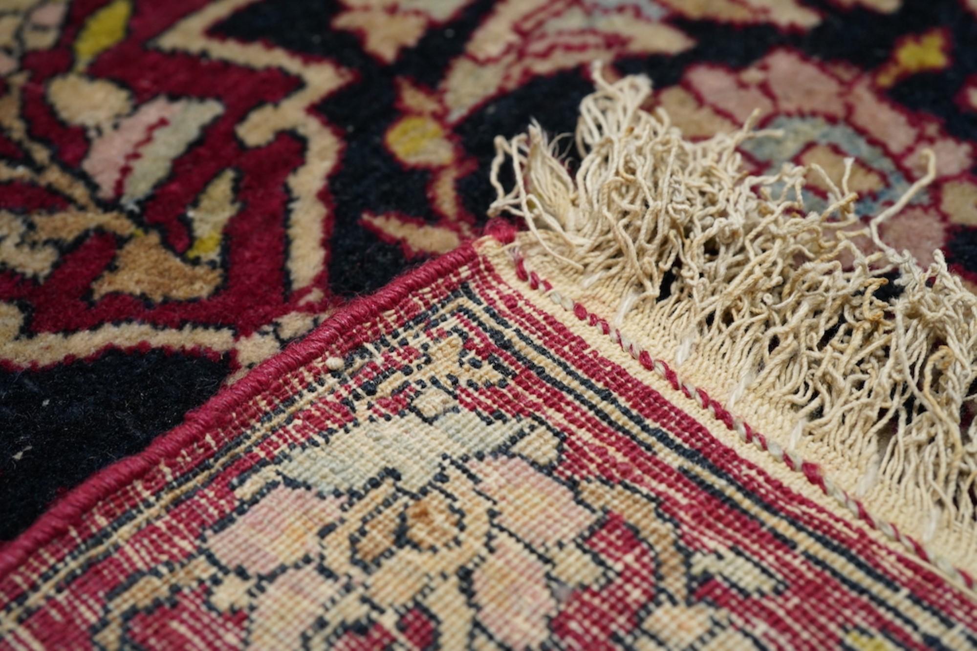 Isfahan-Teppich im Angebot 1