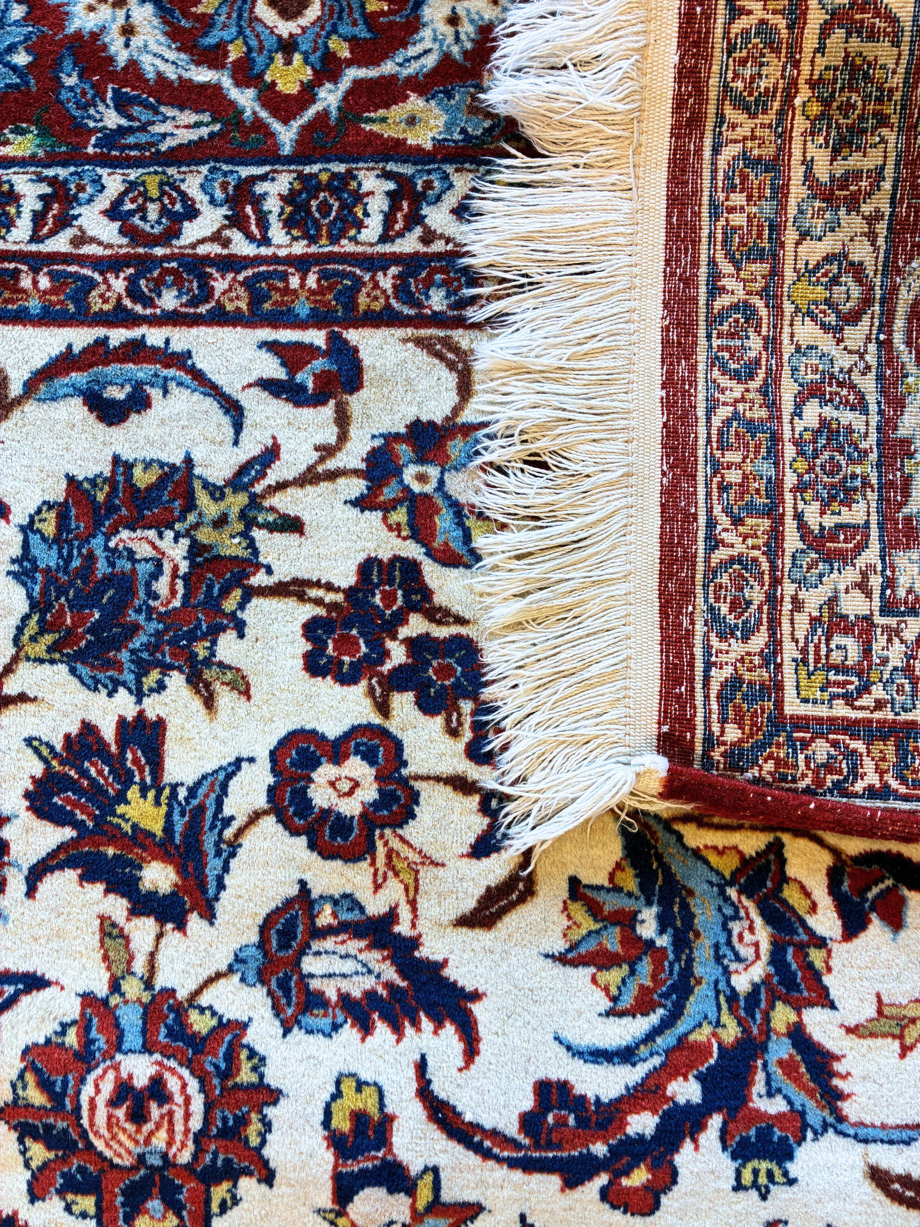 Tappeto Isfahan, metà del XX secolo In condizioni buone in vendita a San Francisco, CA