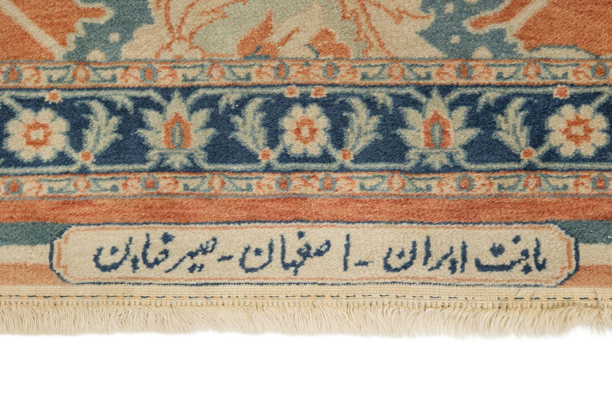 Isfahan Seyrafian Collection Läufer, handgeknüpft, 13,4 × 3,3 Fuß - rot und blau im Zustand „Neu“ im Angebot in North Bergen, NJ