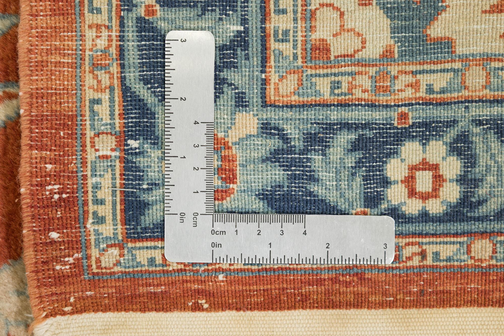 Isfahan Seyrafian Collection Läufer, handgeknüpft, 13,4 × 3,3 Fuß - rot und blau im Angebot 2