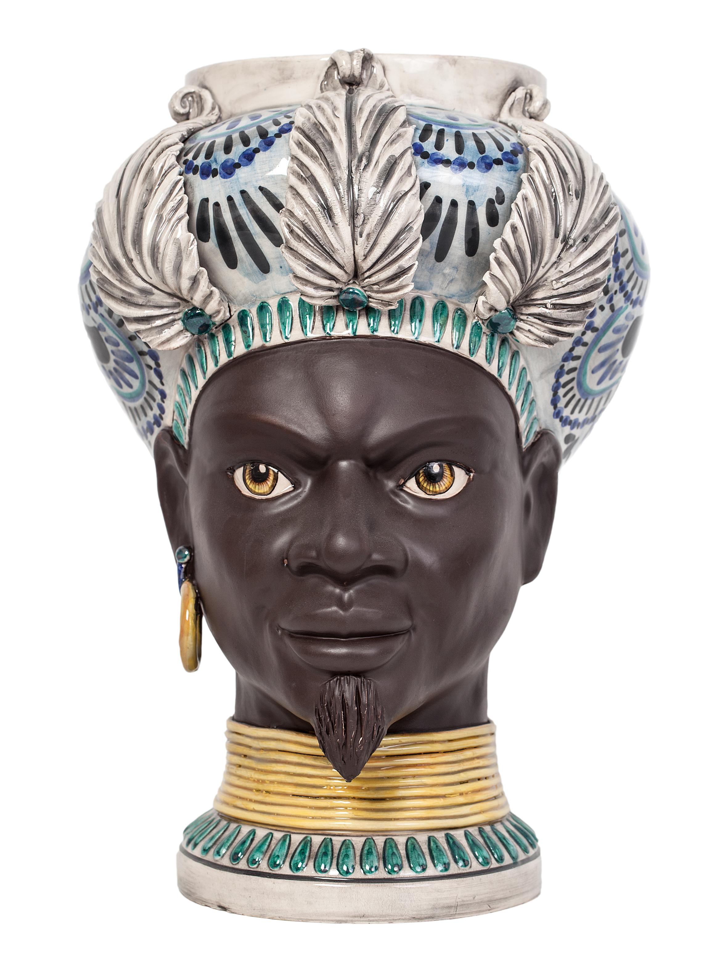 ISIDE I12, maurischer Kopf eines Mannes, handgefertigt in Sizilien, 2021 Tafelaufsatz Größe M Vase im Angebot 6
