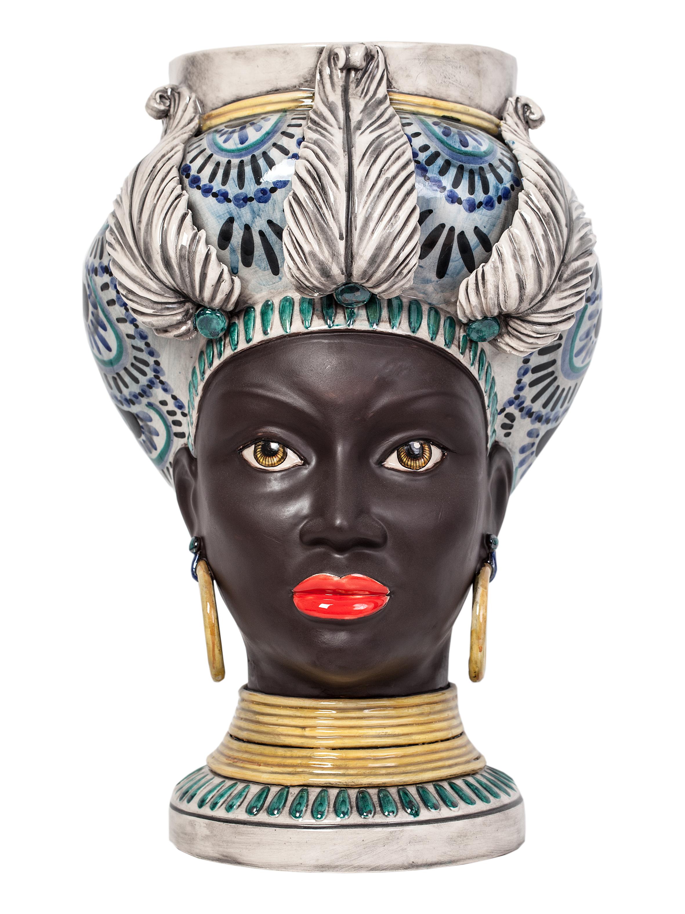 ISIDE I12, maurischer Kopf eines Mannes, handgefertigt in Sizilien, 2021 Tafelaufsatz Größe M Vase im Angebot 7