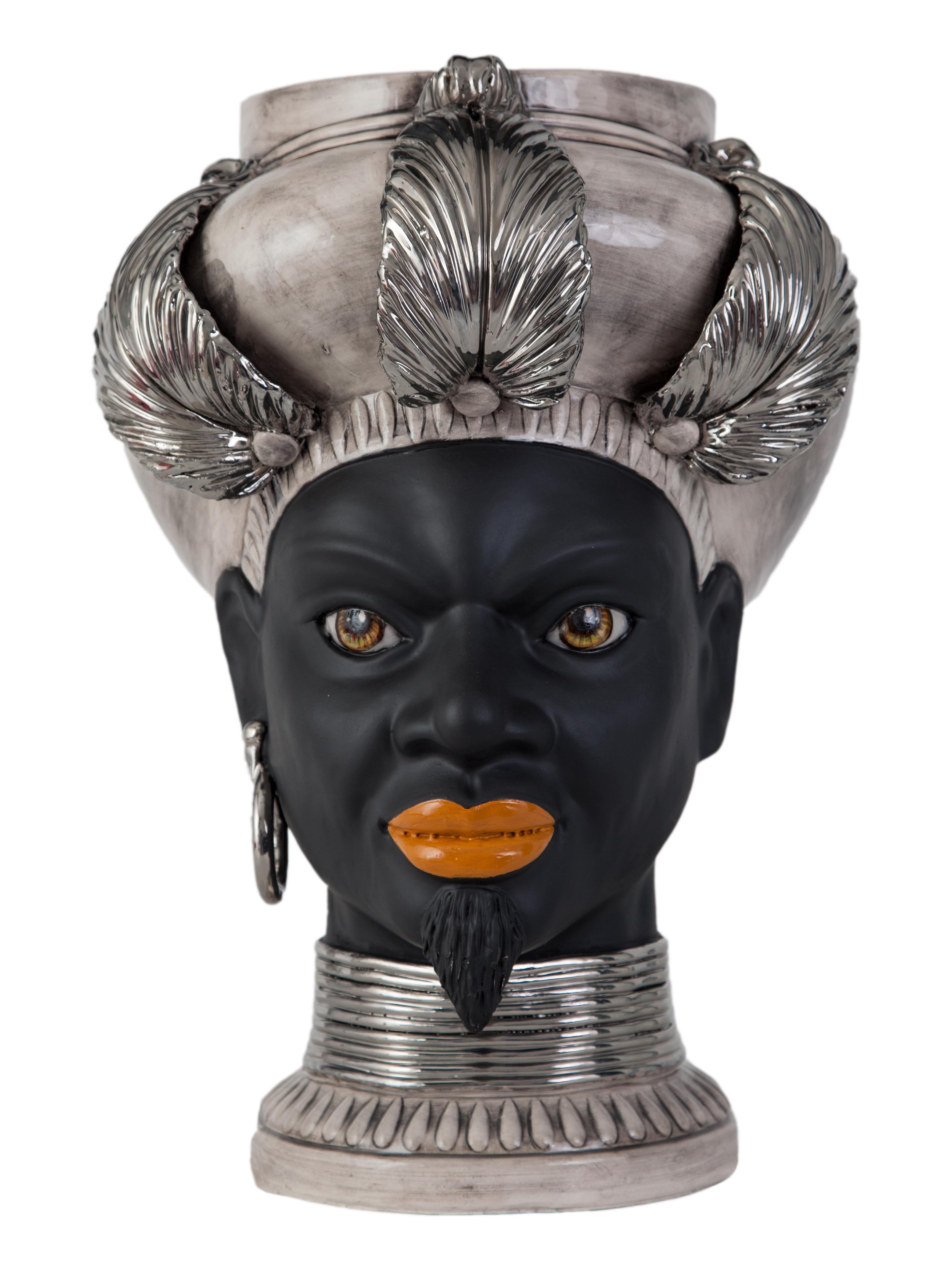 ISIDE I12, maurischer Kopf eines Mannes, handgefertigt in Sizilien, 2021 Tafelaufsatz Größe M Vase im Angebot 10