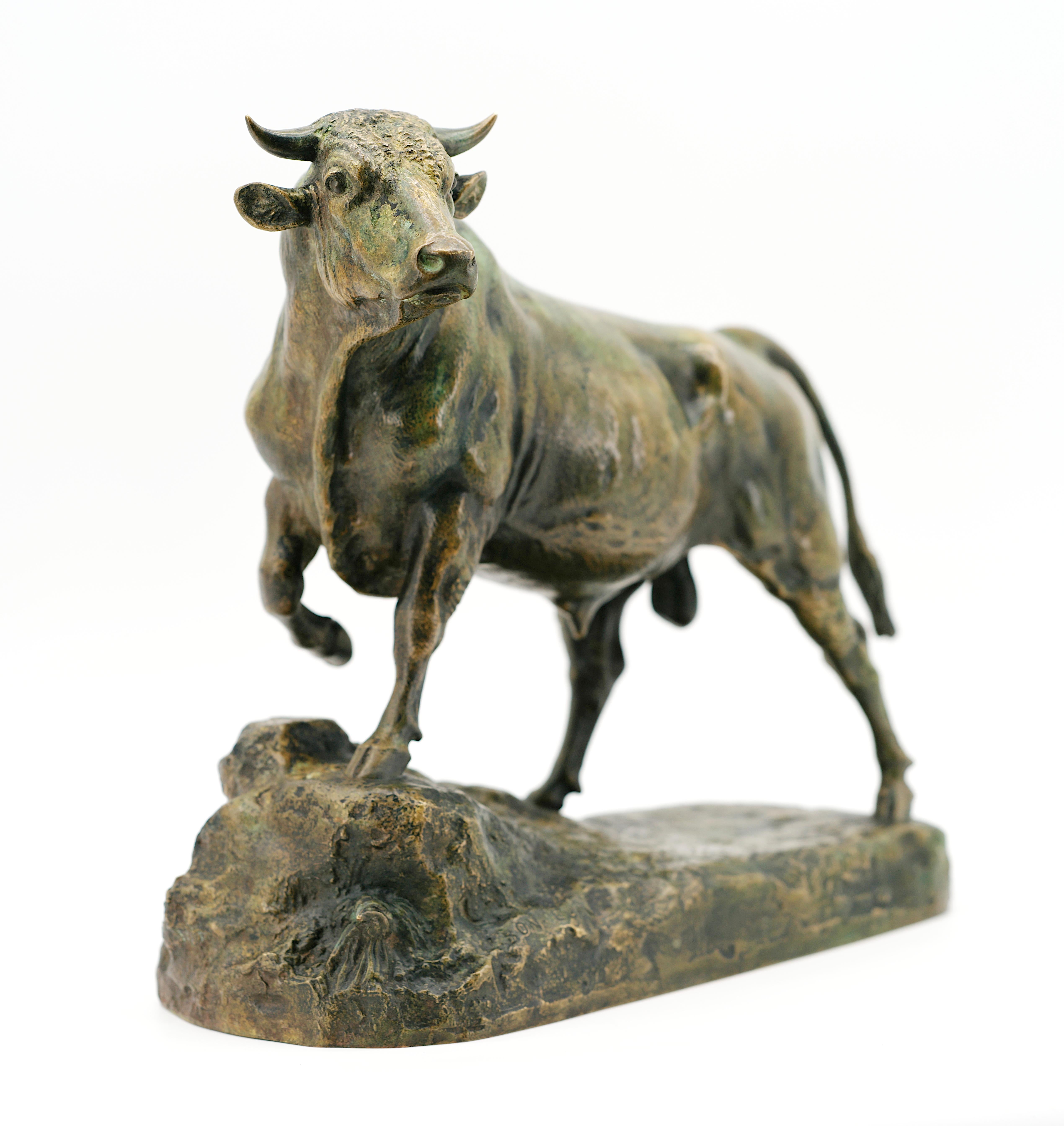Toro antico in bronzo di Isidore Bonheur (1827-1901), fuso dalla Peyrol Foundry, Francia, fine del XIX secolo.

Un'impressionante scultura antica in bronzo di un toro del famoso scultore francese di animalier Isidore Bonheur (1827-1901), fusa in