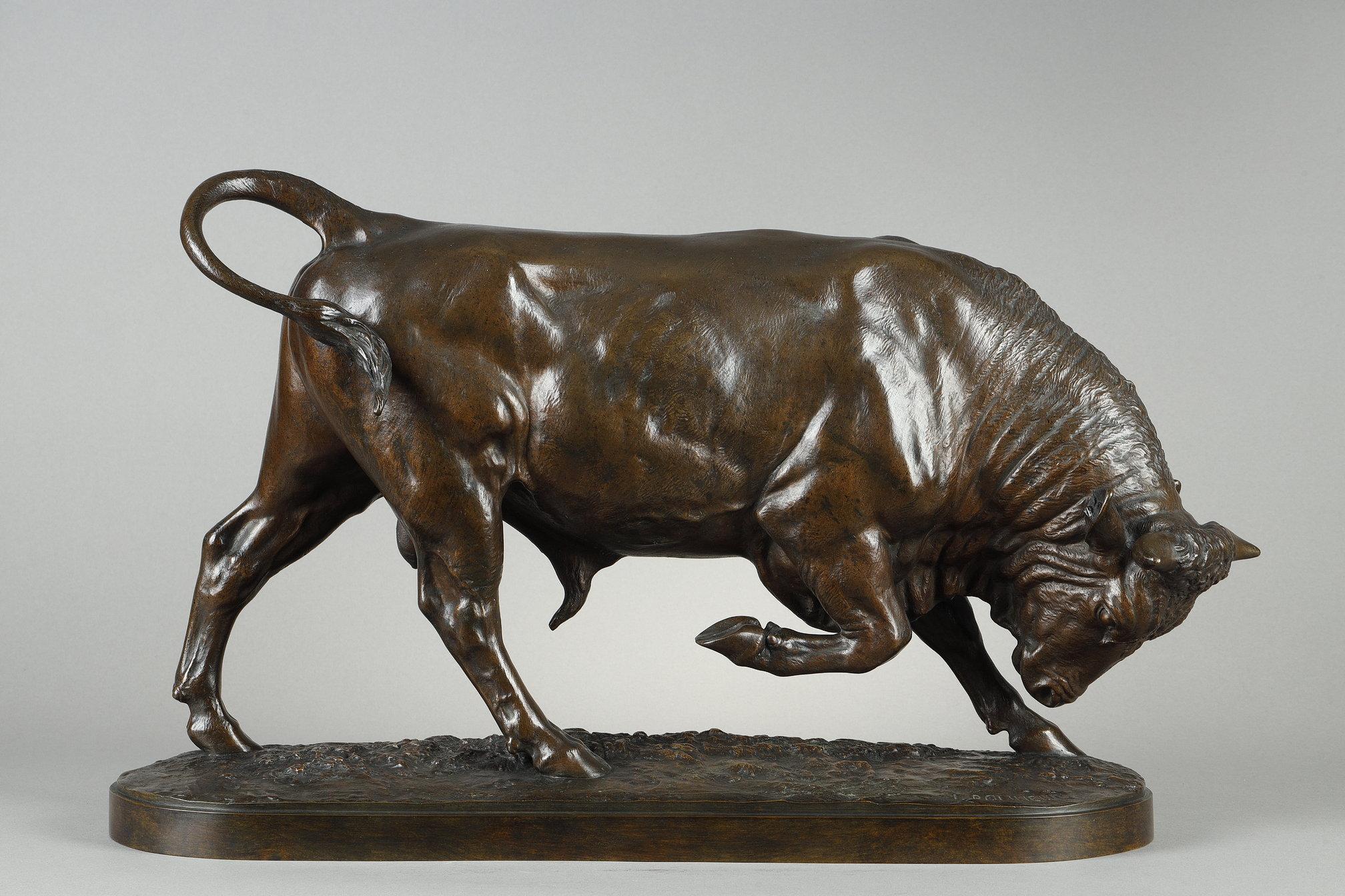 Figurative Sculpture de Isidore Jules Bonheur - Toro de pie, cabeza inclinada