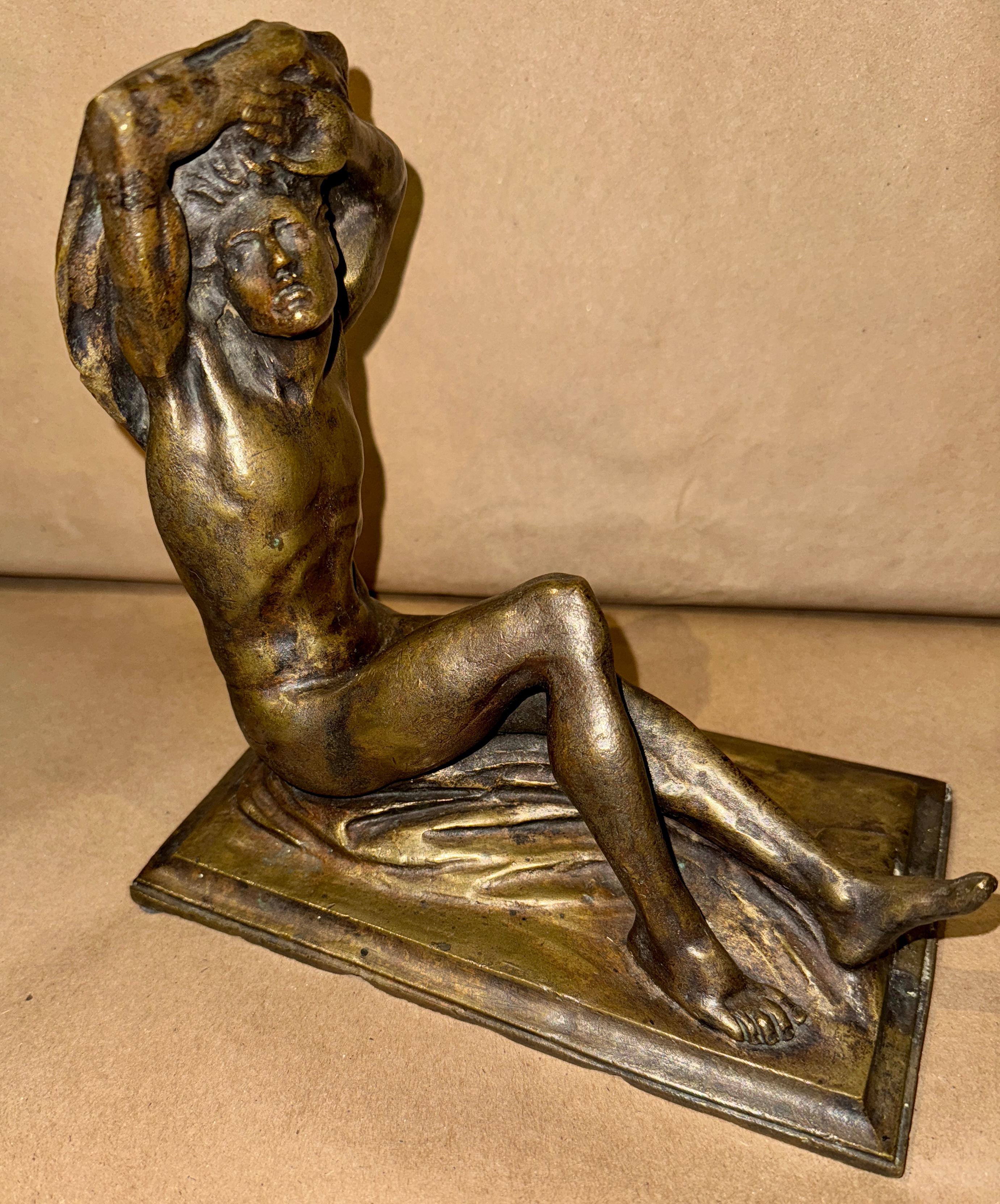 Hombre reclinado Ashcan Principios del siglo XX Escena americana Realismo social Desnudo gay