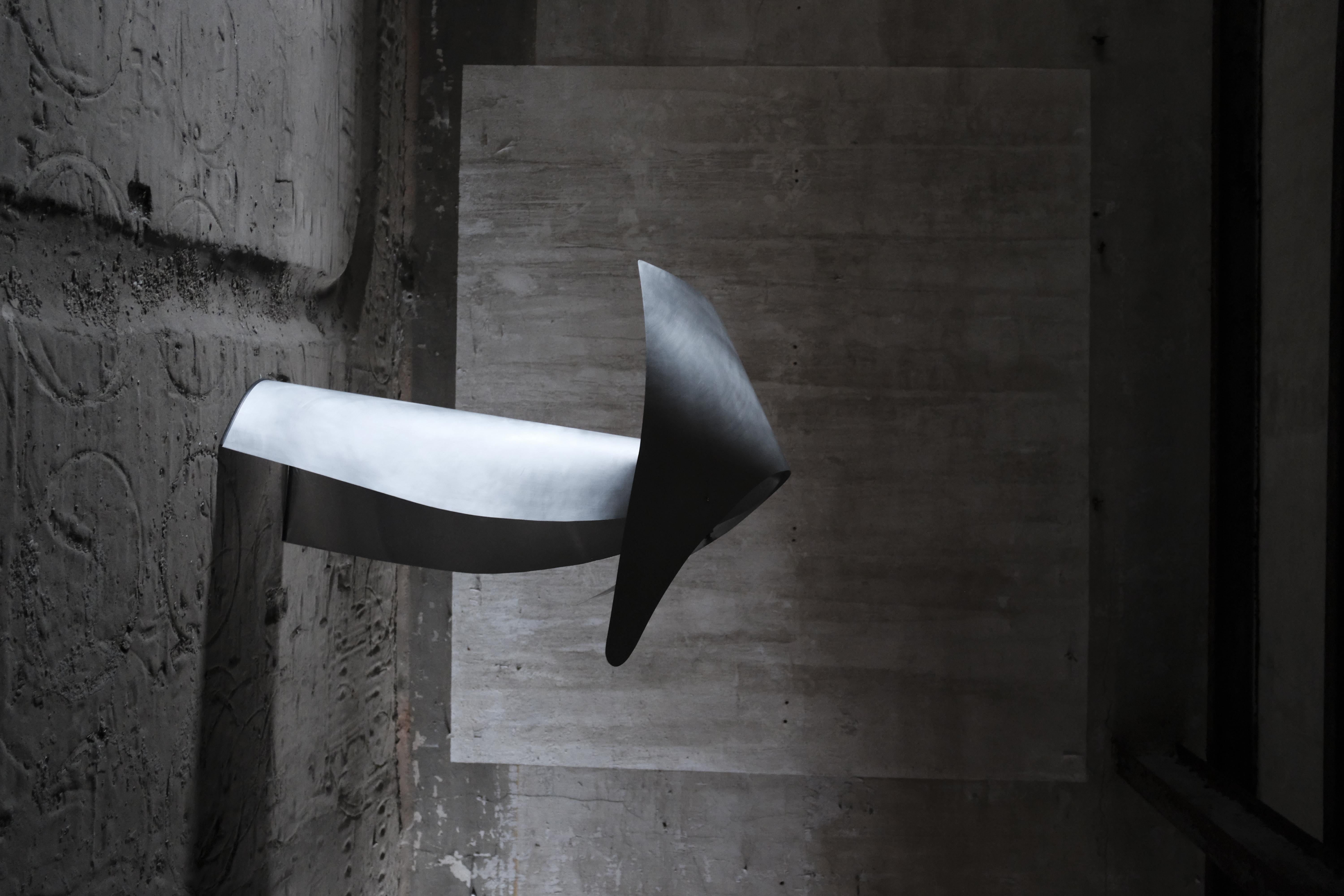 Lampada da terra scultorea in metallo con design ispirato ai Samurai, 2024 - 'Yasuke' in vendita 2