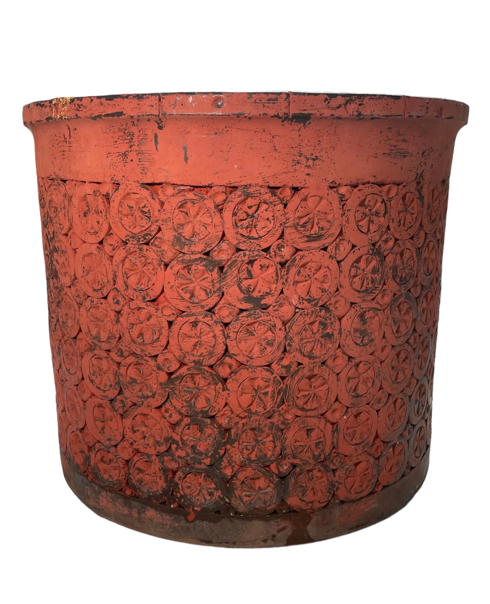 Hand-Crafted Isla Del Sol Puerto Rico Stoneware Round Planter For Sale