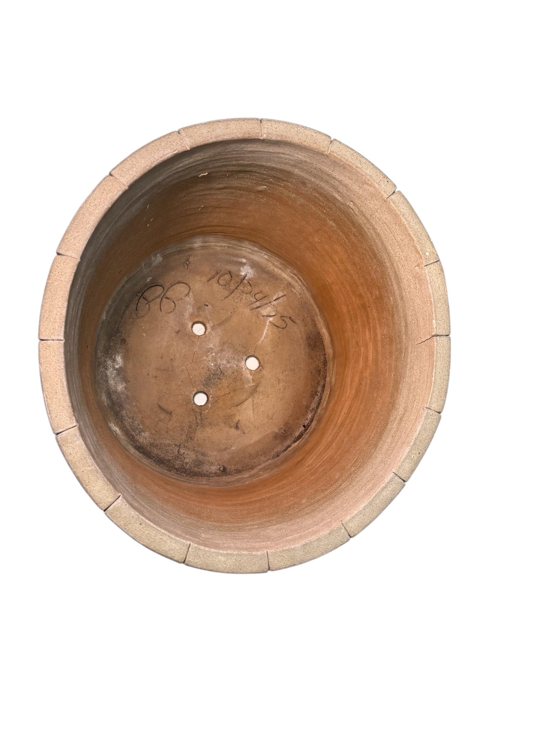 Hand-Crafted Isla Del Sol Puerto Rico Stoneware Round Planter For Sale