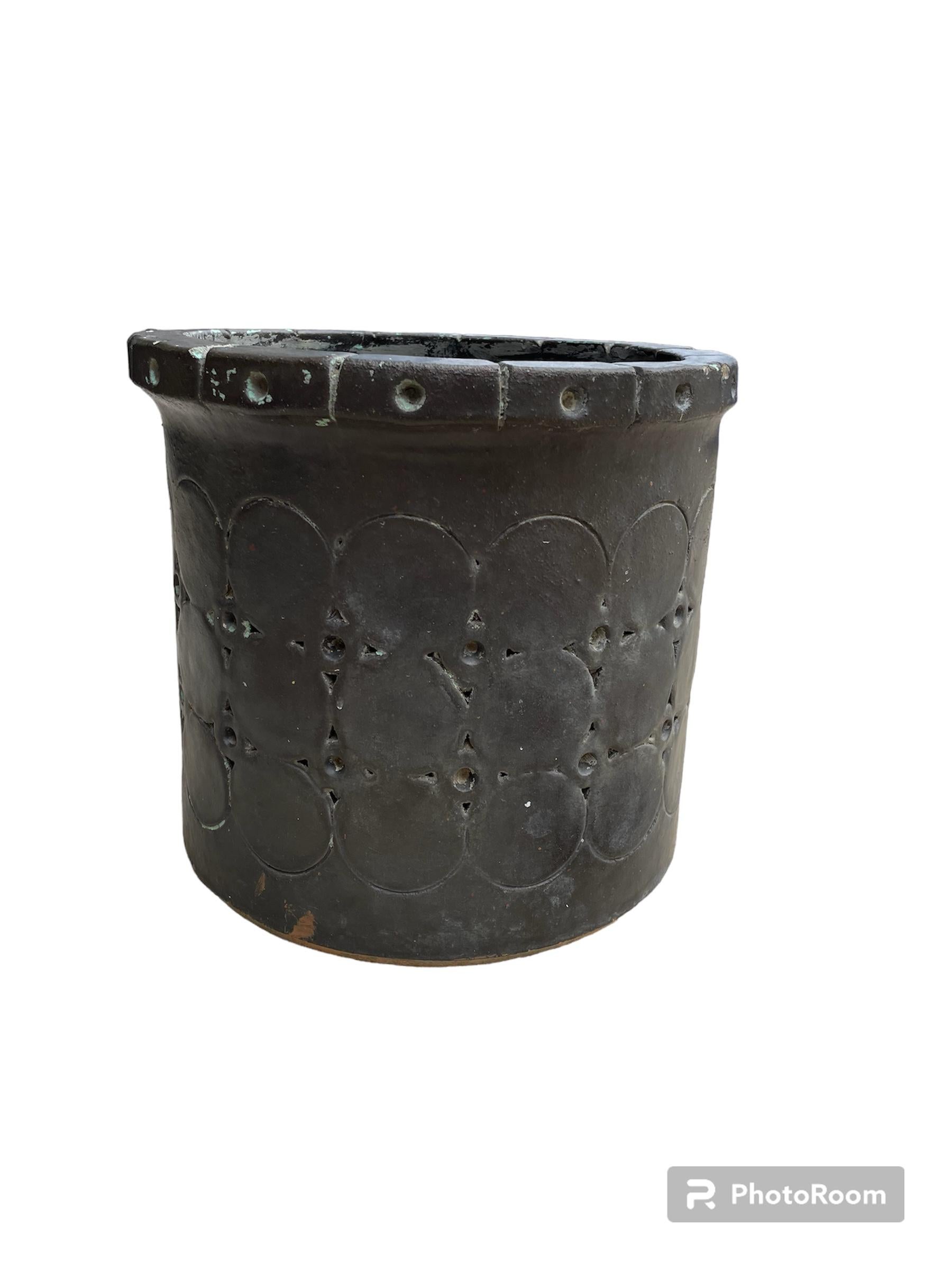 Isla Del Sol Stoneware Round Planter 4