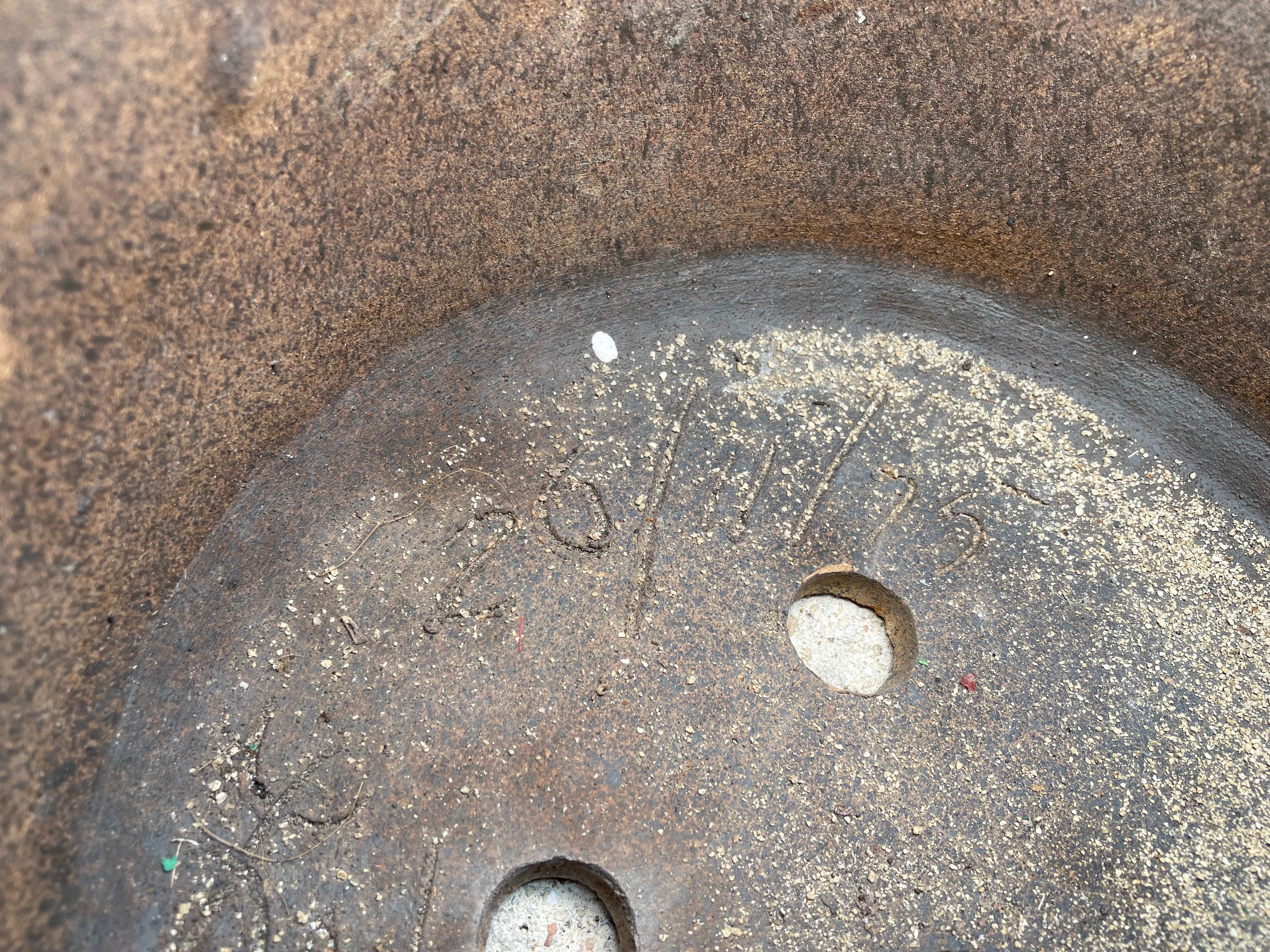 Isla Del Sol Stoneware Round Planter 8