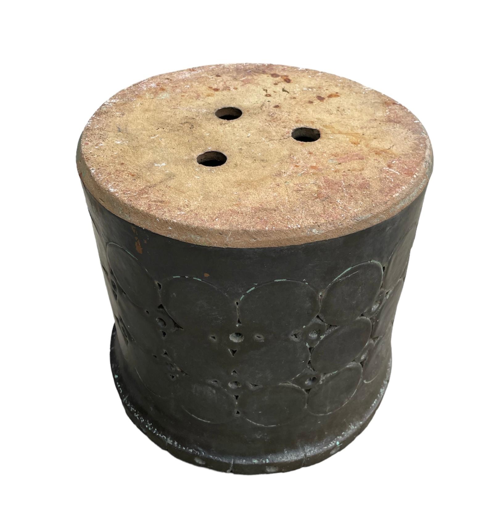 Isla Del Sol Stoneware Round Planter 1