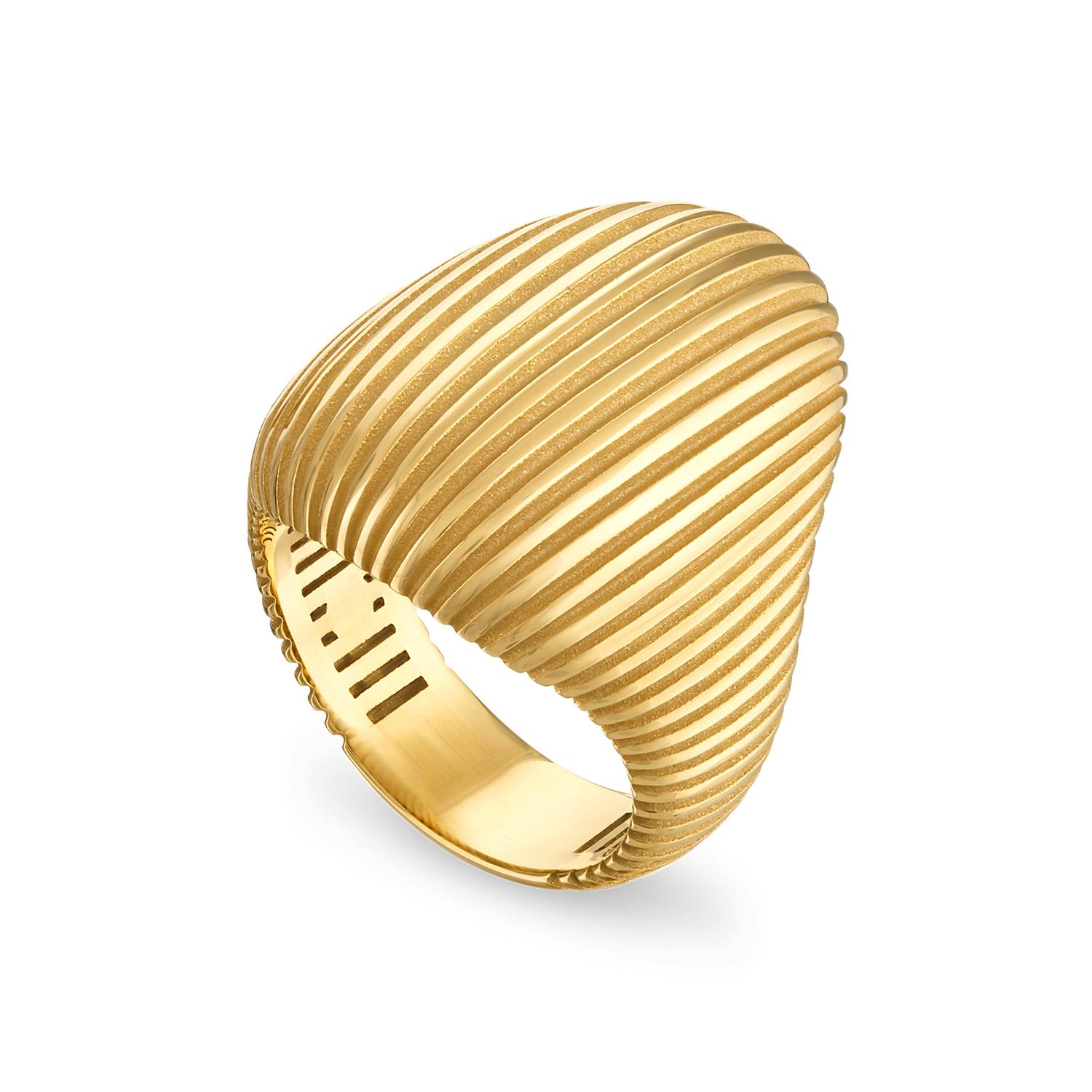Isla Shield Ring In New Condition For Sale In Boston, MA