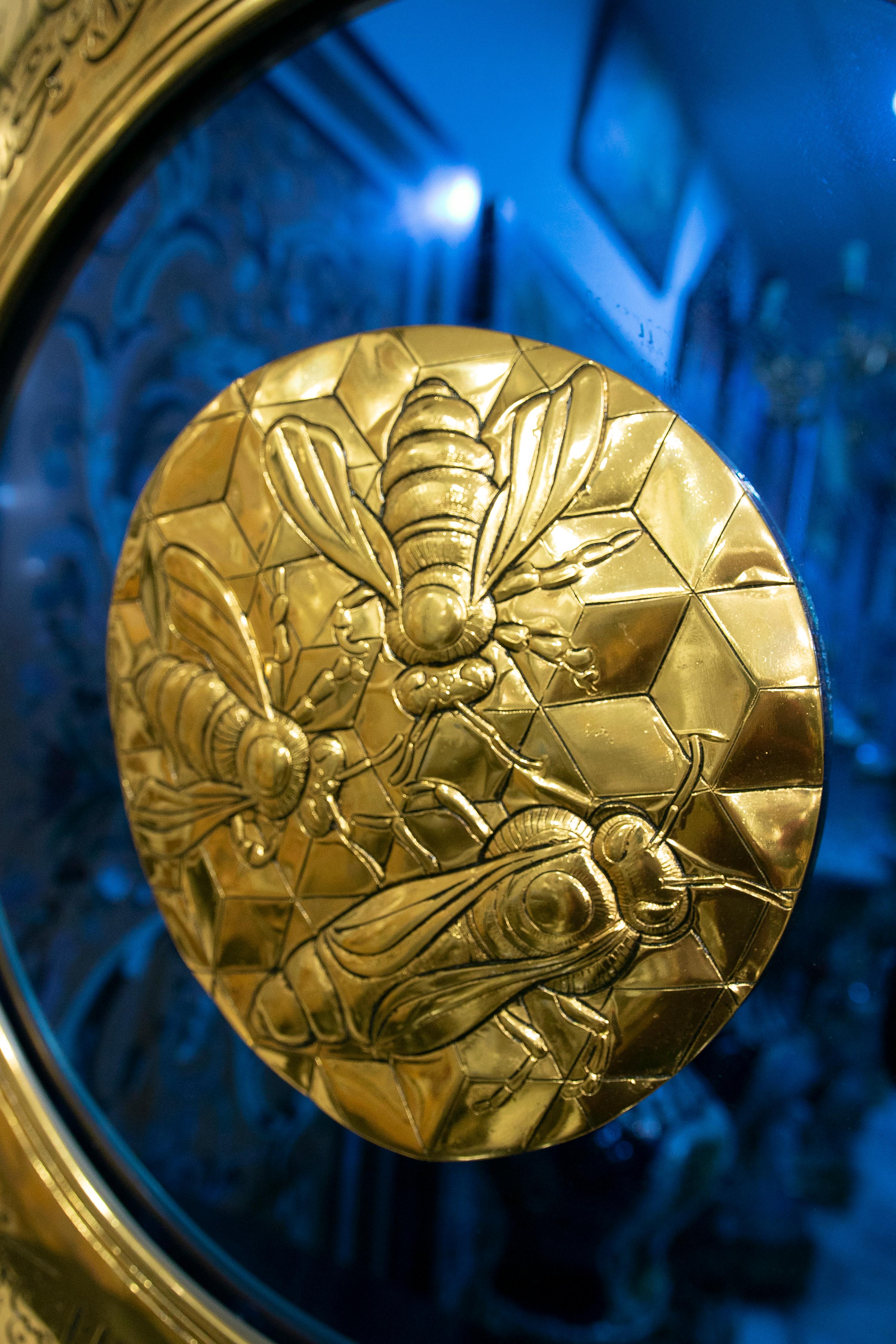 Islamic Art Relief Decorated with Mirror and 24 Carat Gold Plated by Metalart In Good Condition In Marbella, ES