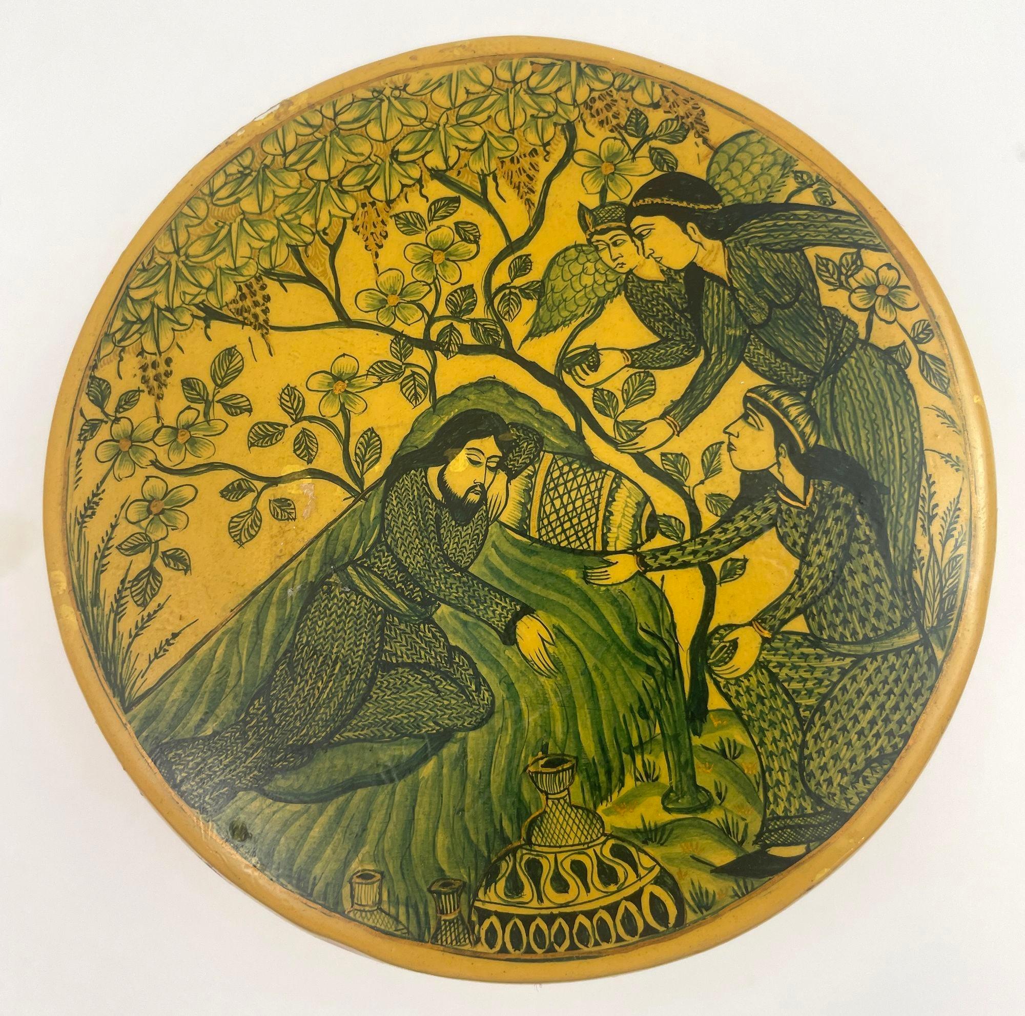 Indien Boite à thé islamique en papier mâché peint à la main Cachemire 1950s en vente