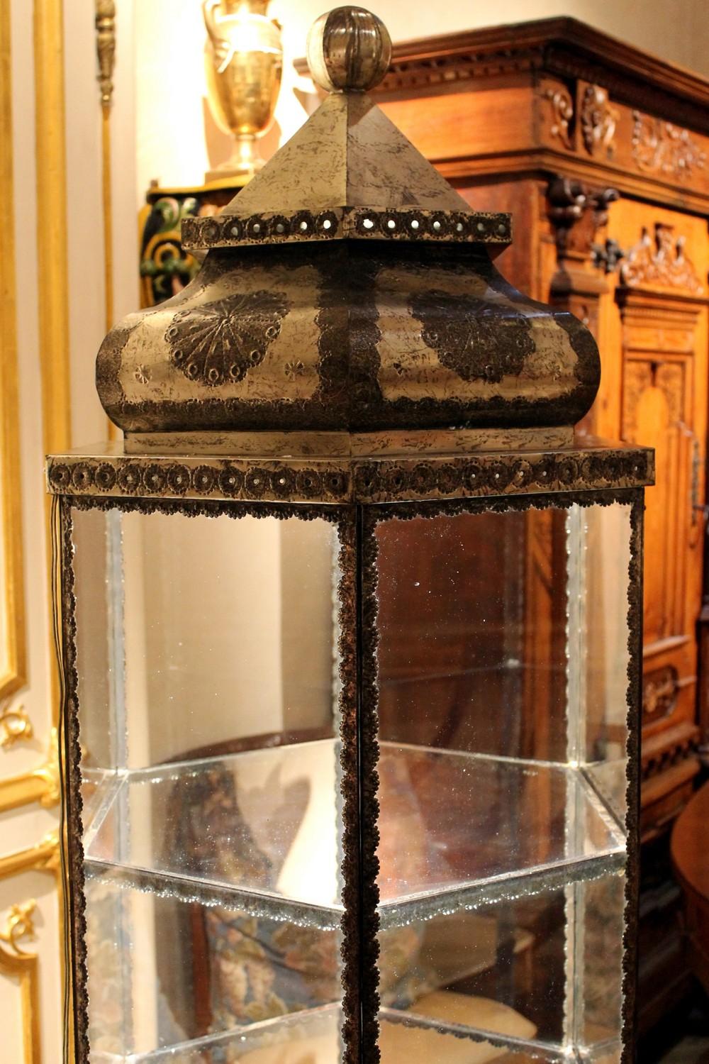 Islamic Style Silvered Metal and Glass Illuminated Display Cabinet with Shelves 9
