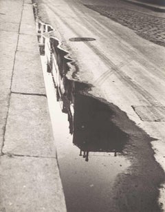 Riflesso, Rue de Valois, Parigi, 1932 - Ilse Bing (Fotografia in bianco e nero)