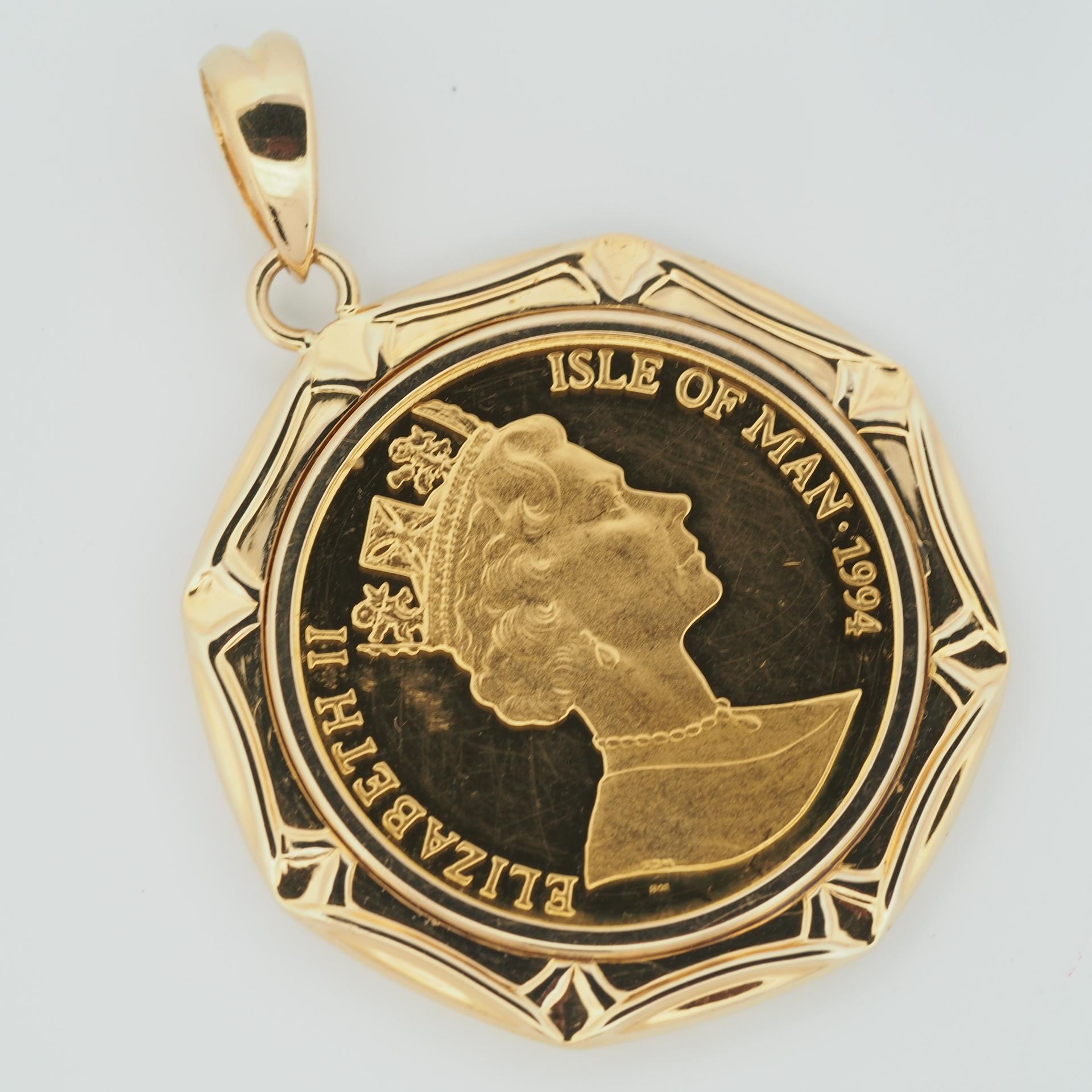 Isle of Man 1994 Japanese Bobtail Elizabeth II Coin 1/2 Crown Gold Pendant Top In Good Condition For Sale In Kobe, Hyogo