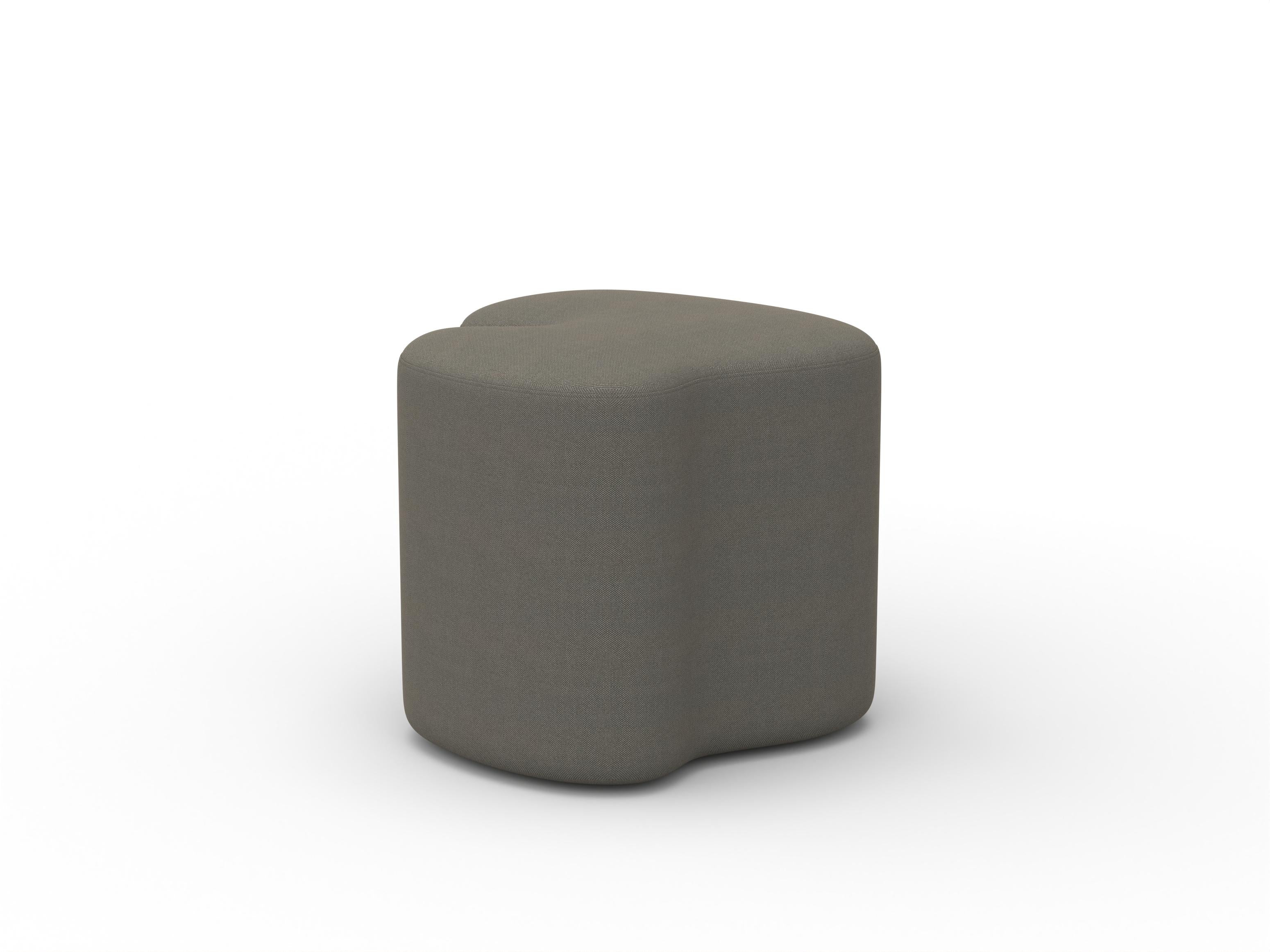 Isle Hocker Large, Hallingdal Holzkohle im Zustand „Neu“ im Angebot in Brooklyn, NY