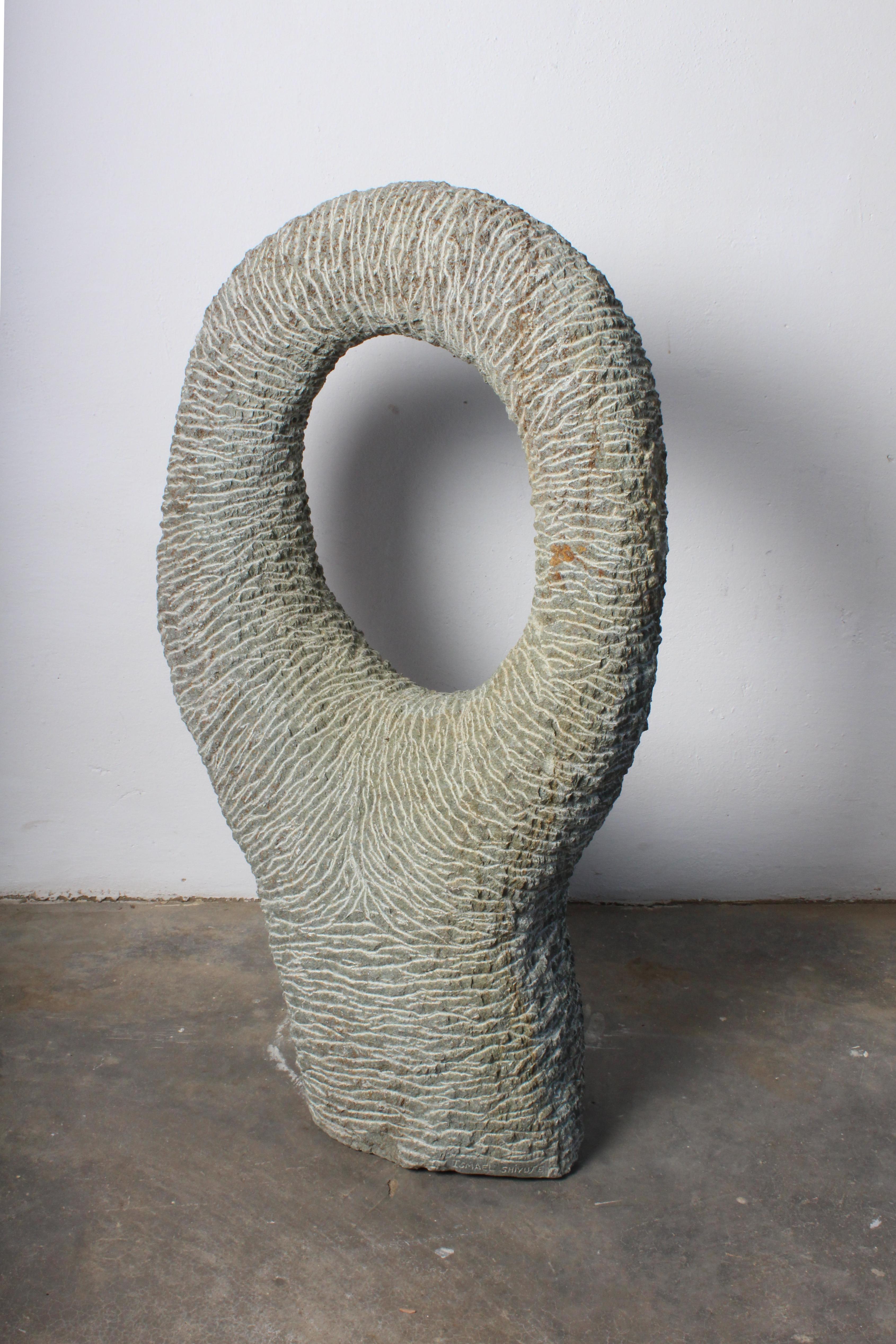 Cercle de demain par Ismael Shivute, savon Namibian sculpté à la main en vente 6