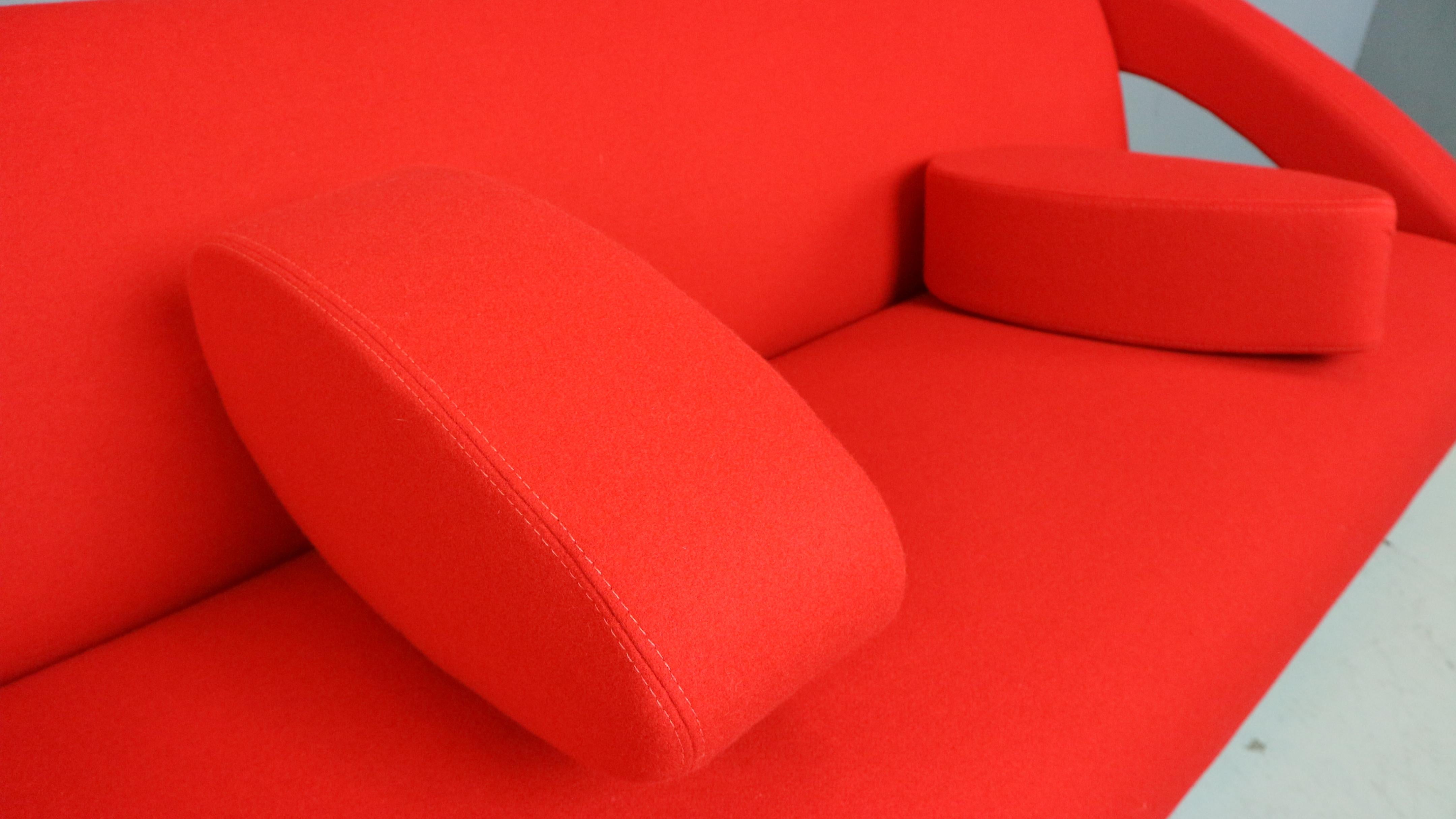 Isobel sofa design Van Der Kley - Artifort 2003 9
