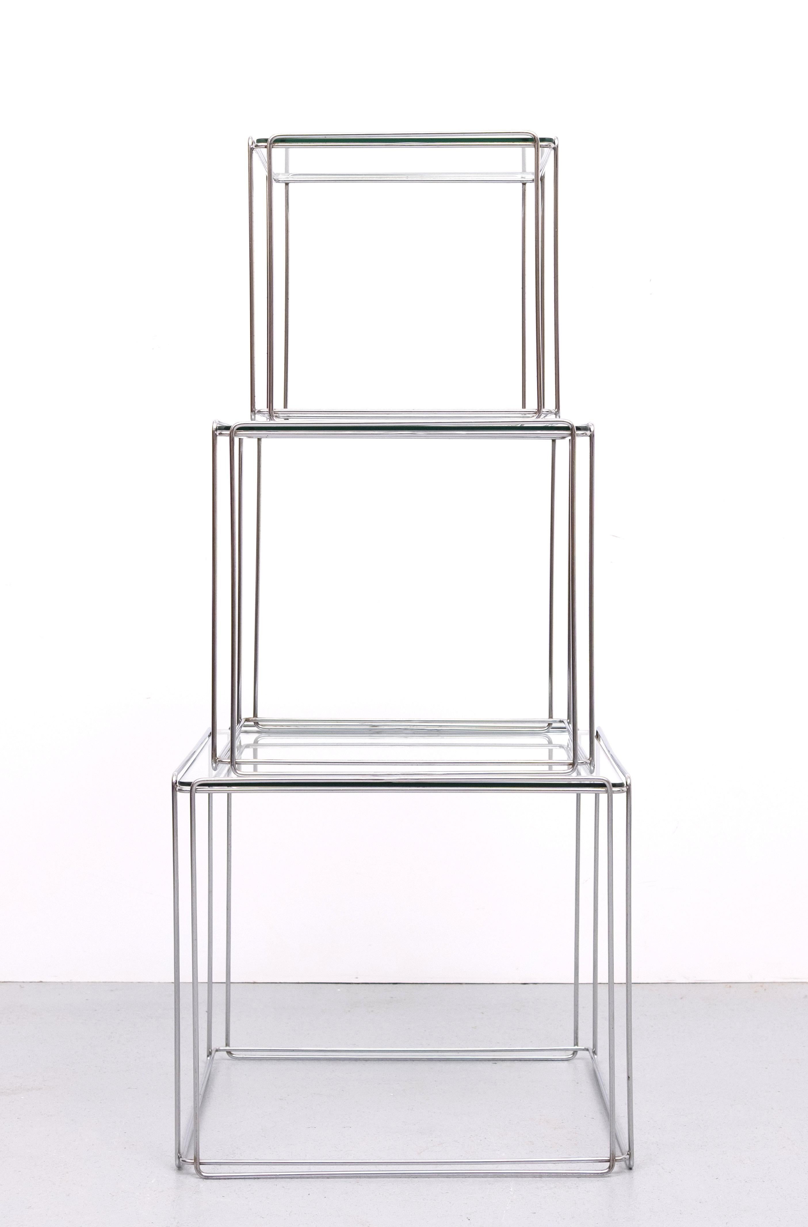 Français Isocèle Tables gigognes en chrome Max Sauze, 1970 France en vente