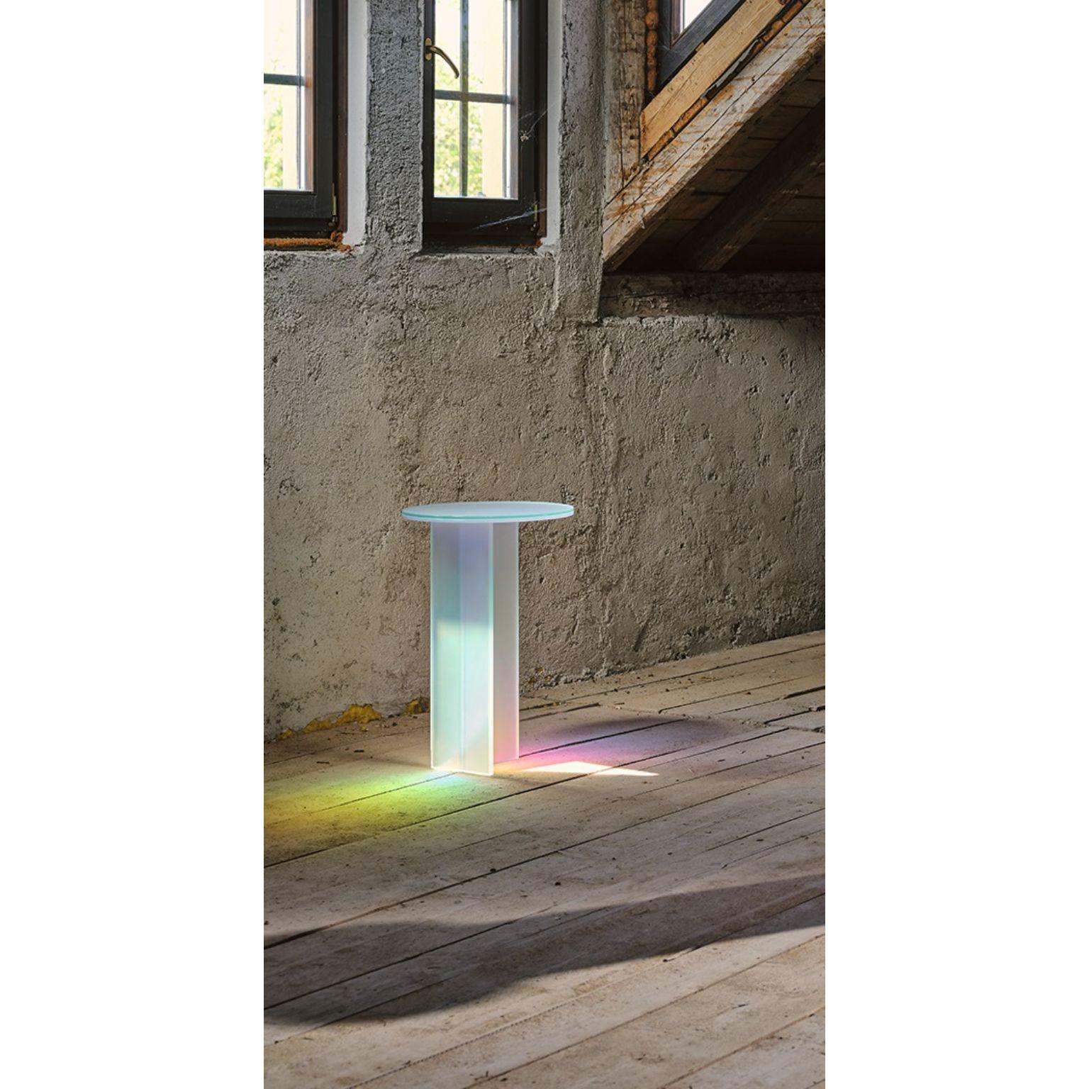 Isola Dichroic Satin Glass T Side Table by Brajak Vitberg
Materials: Satin glass and dichroic film.
Dimensions: Ø 40 x H 65 cm.

Dichroic Satin Glass Edition. Available in different shapes (L, H and T). Please contact us. 

Brajak Vitberg is an art