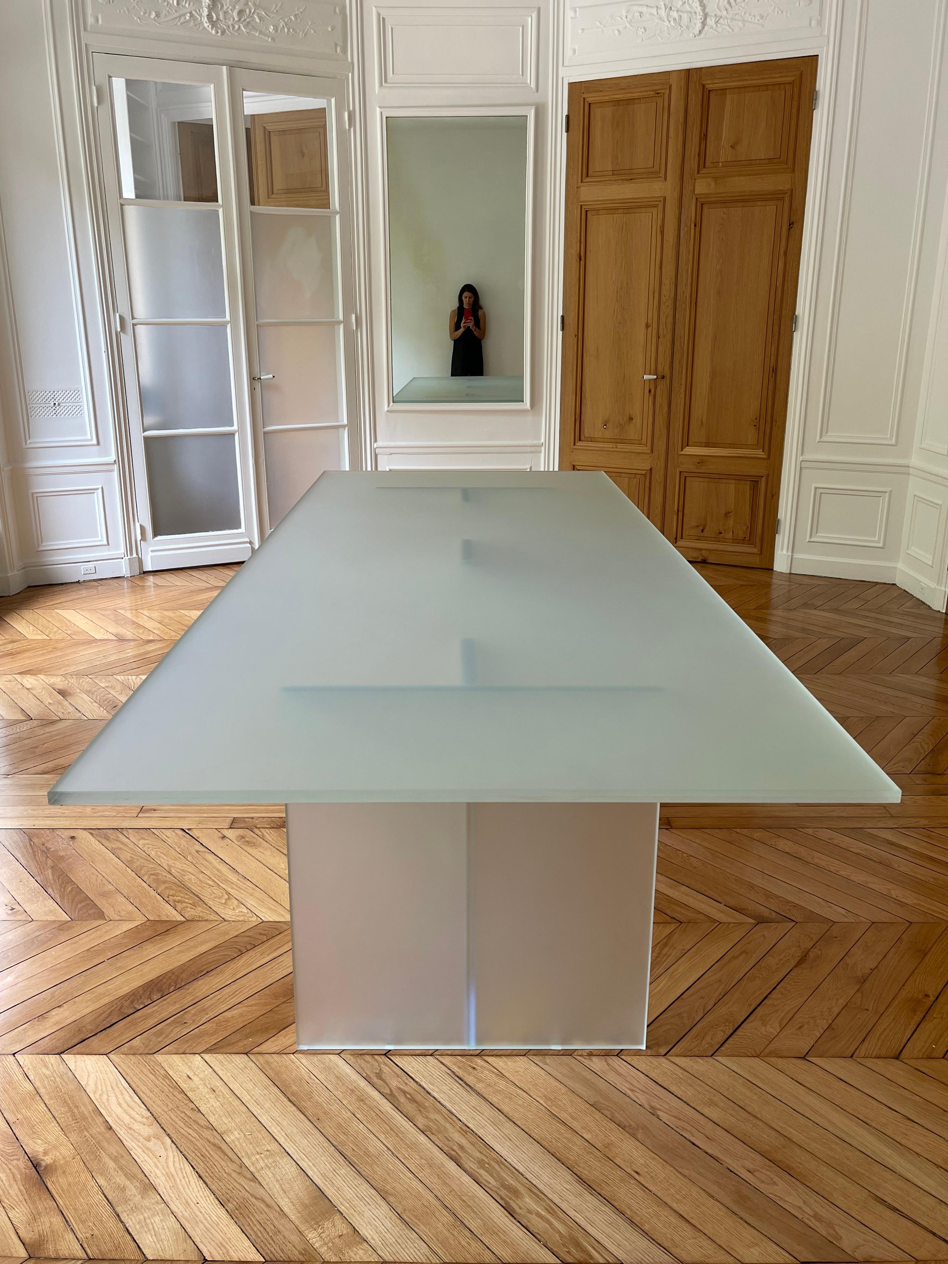 Isola Satin Dining Table by Brajak Vitberg For Sale 1