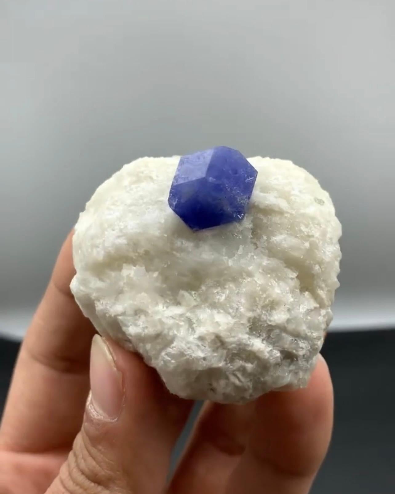 Isolated And Isometric Hackmanite Crystal On Calcite From Afghanistan In Good Condition For Sale In Peshawar, PK