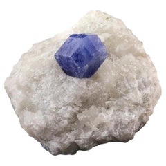 Crystal Hackmanite isométrique sur calcite d'Afghanistan