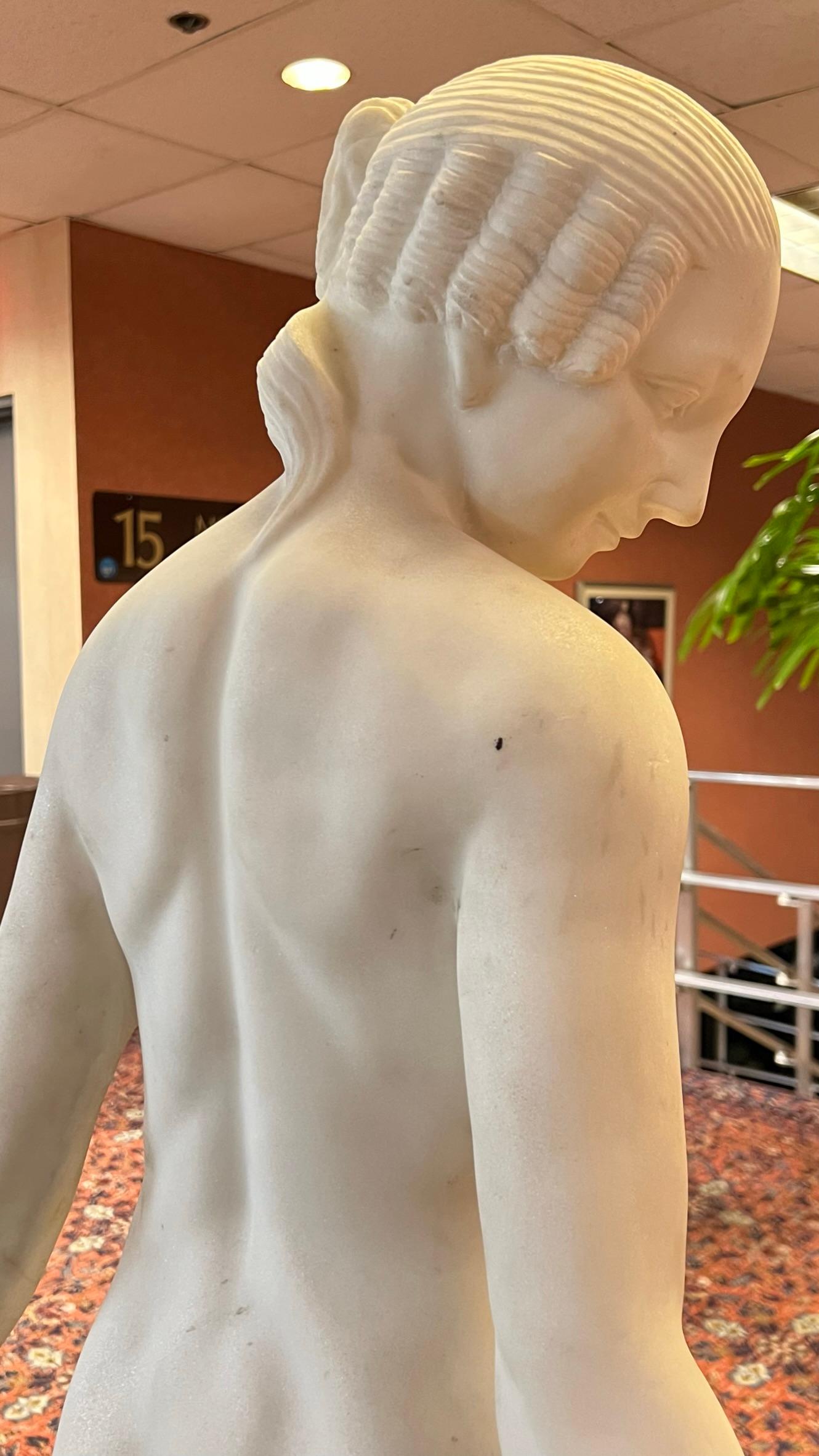 XX secolo Isotta con statua di marmo di Fawn dopo Edward McCartan in vendita