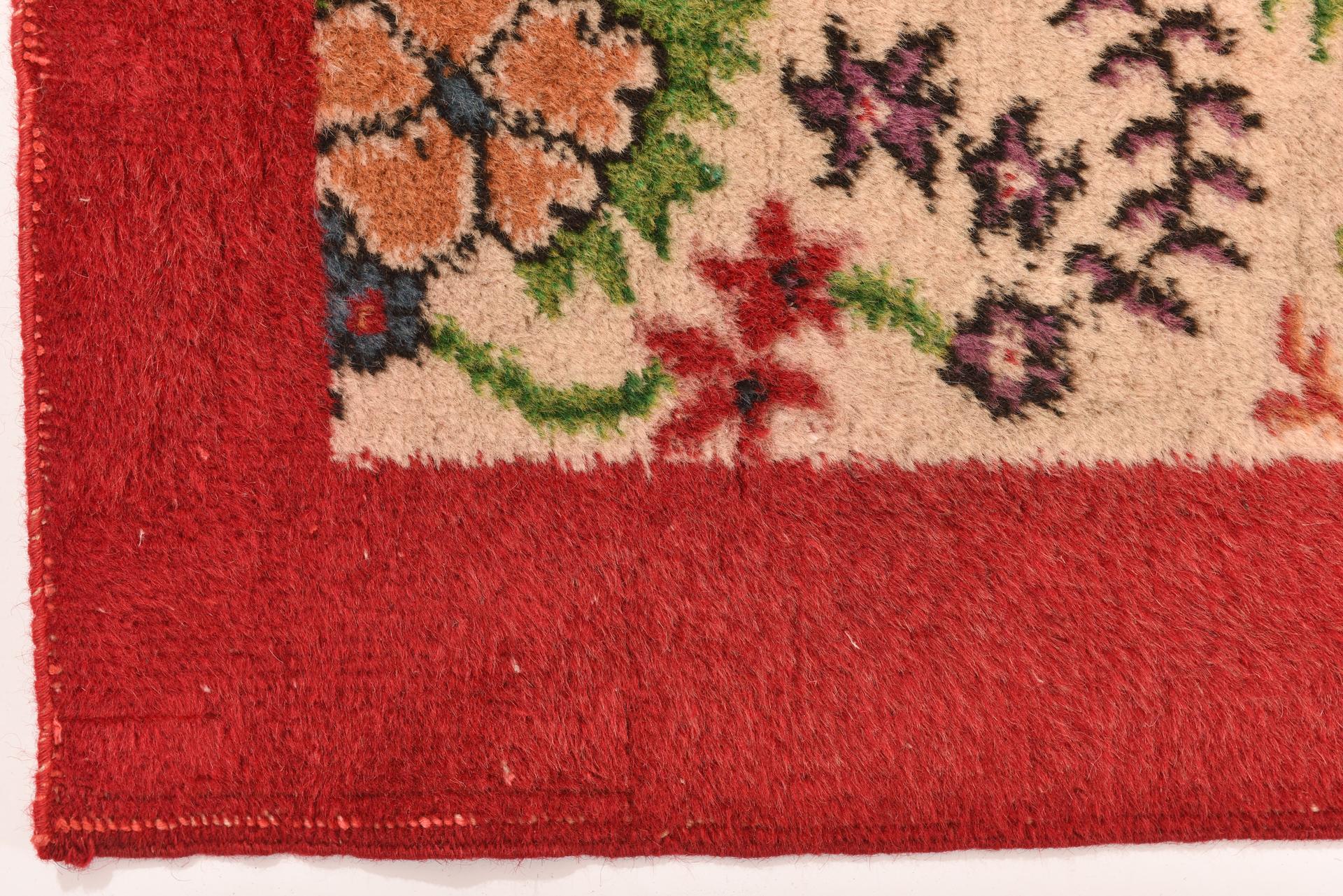 Isparta Carpet with Bunches of Flowers For Sale 1