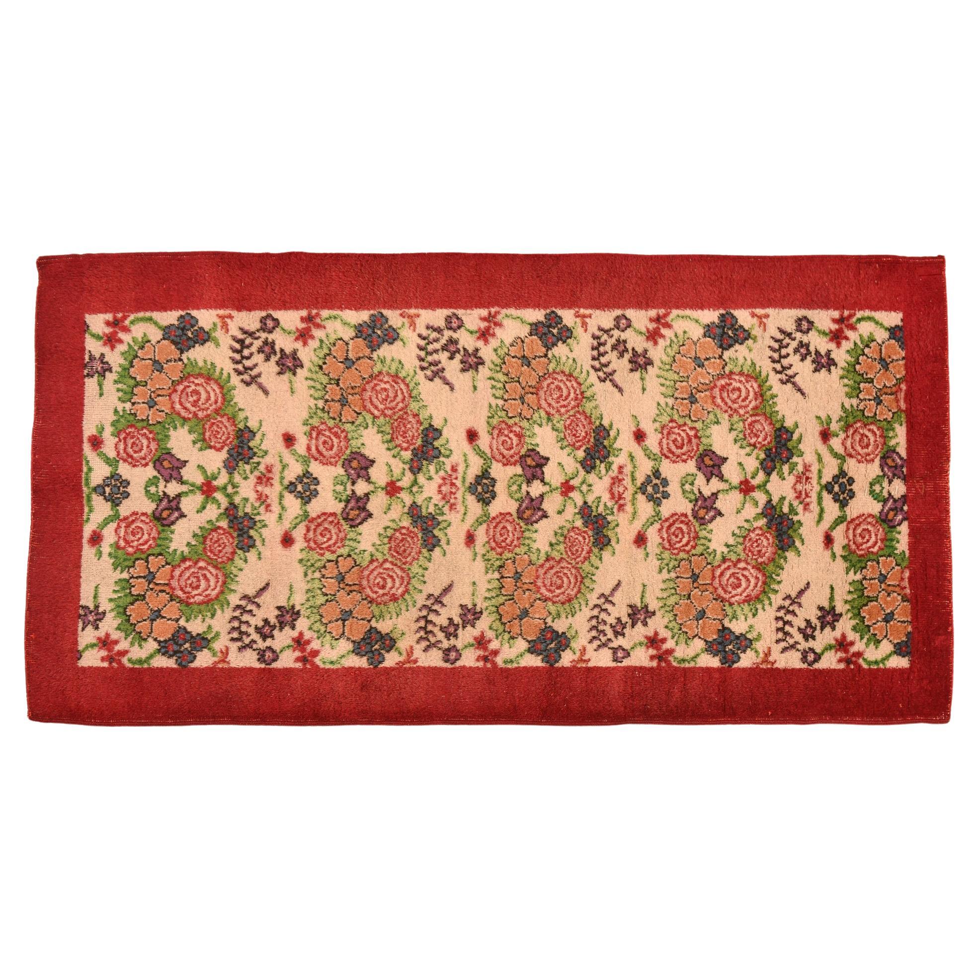 Isparta Carpet with Bunches of Flowers For Sale