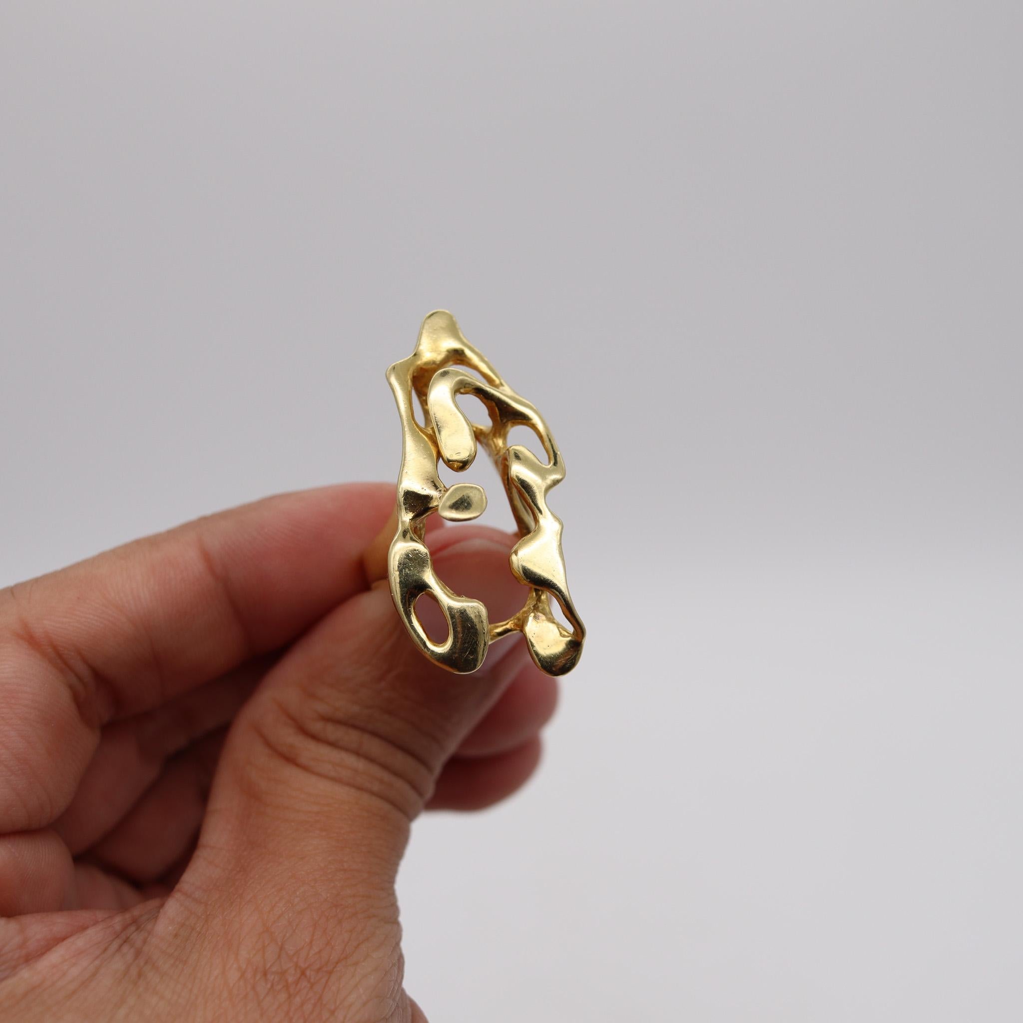 Israeli Artist Studio Organic Freeform Sculptural Ring in 18 Karat Yellow Gold In Excellent Condition For Sale In Miami, FL