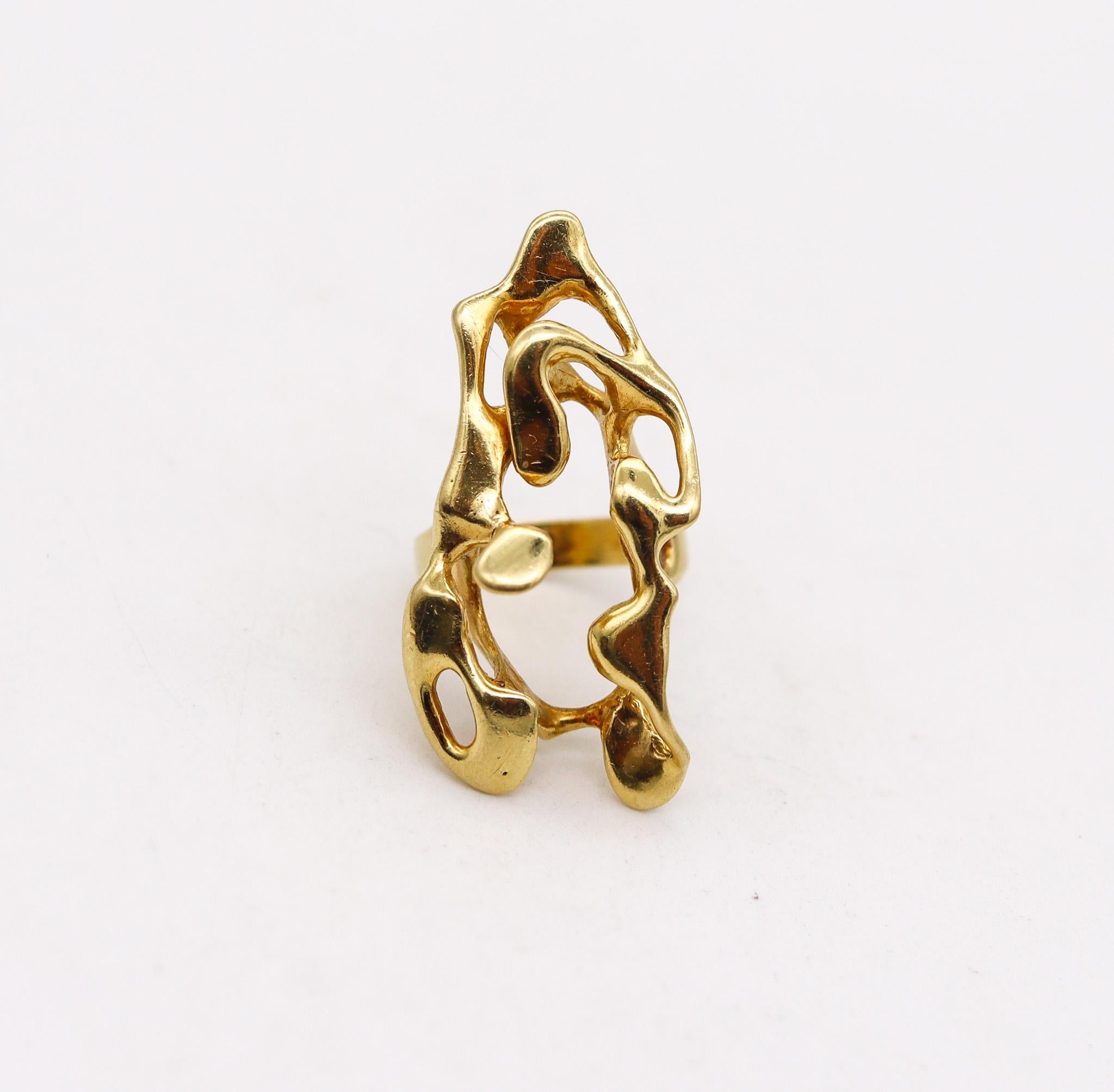Israeli Artist Studio Organic Freeform Sculptural Ring in 18 Karat Yellow Gold For Sale 2