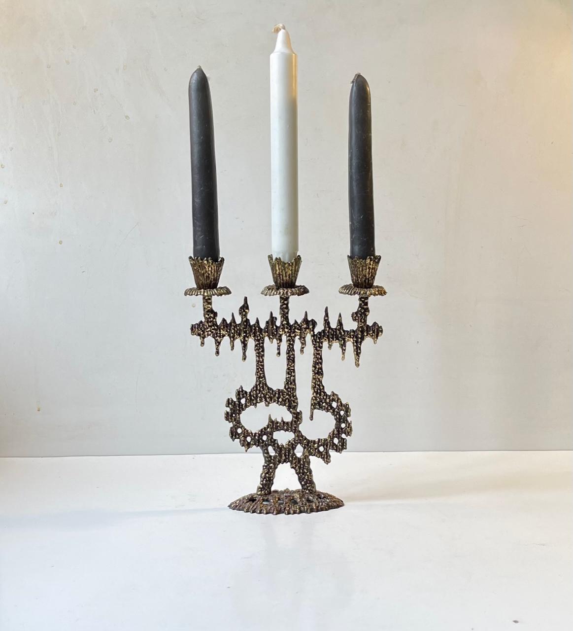 Israeli Brutalist Hanukkah Menorah Bronze Candleholder from Wainberg, 1960s 3