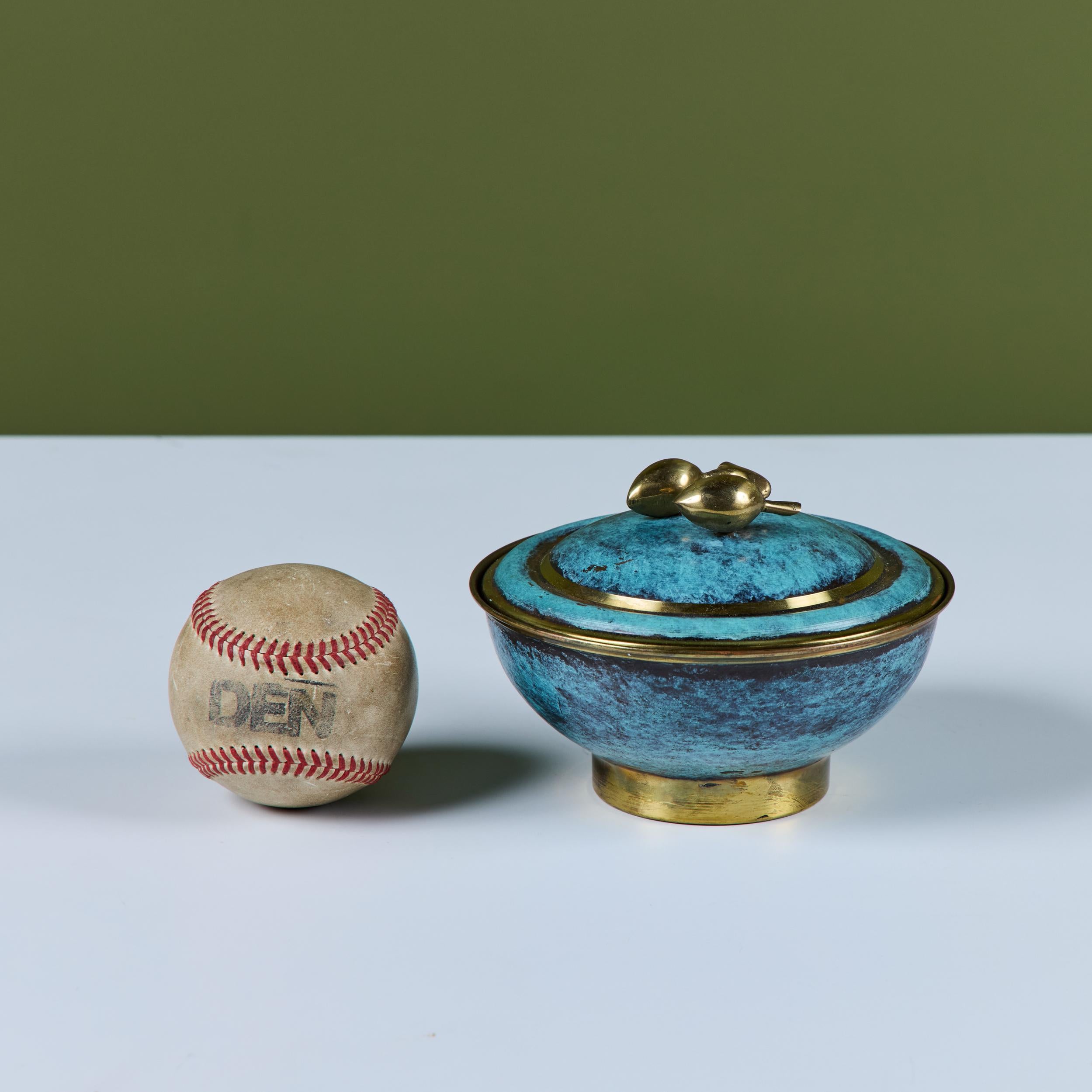 Israeli Lidded Brass Bowl with Olive Knob In Good Condition For Sale In Los Angeles, CA