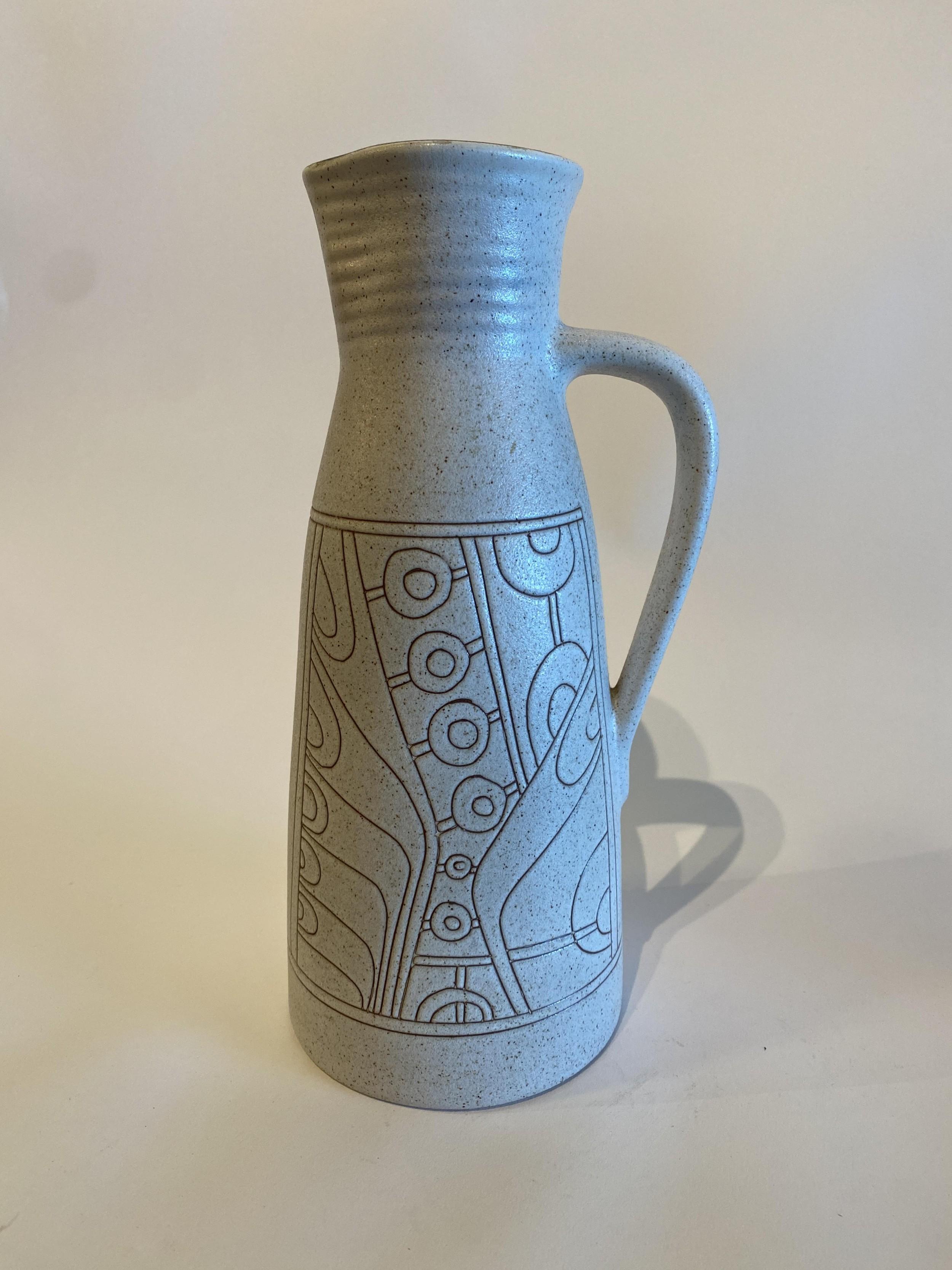 Israeli Mid-Century Lapid Sgraffito Glazed Ceramic Pitcher In Good Condition For Sale In Queens, NY