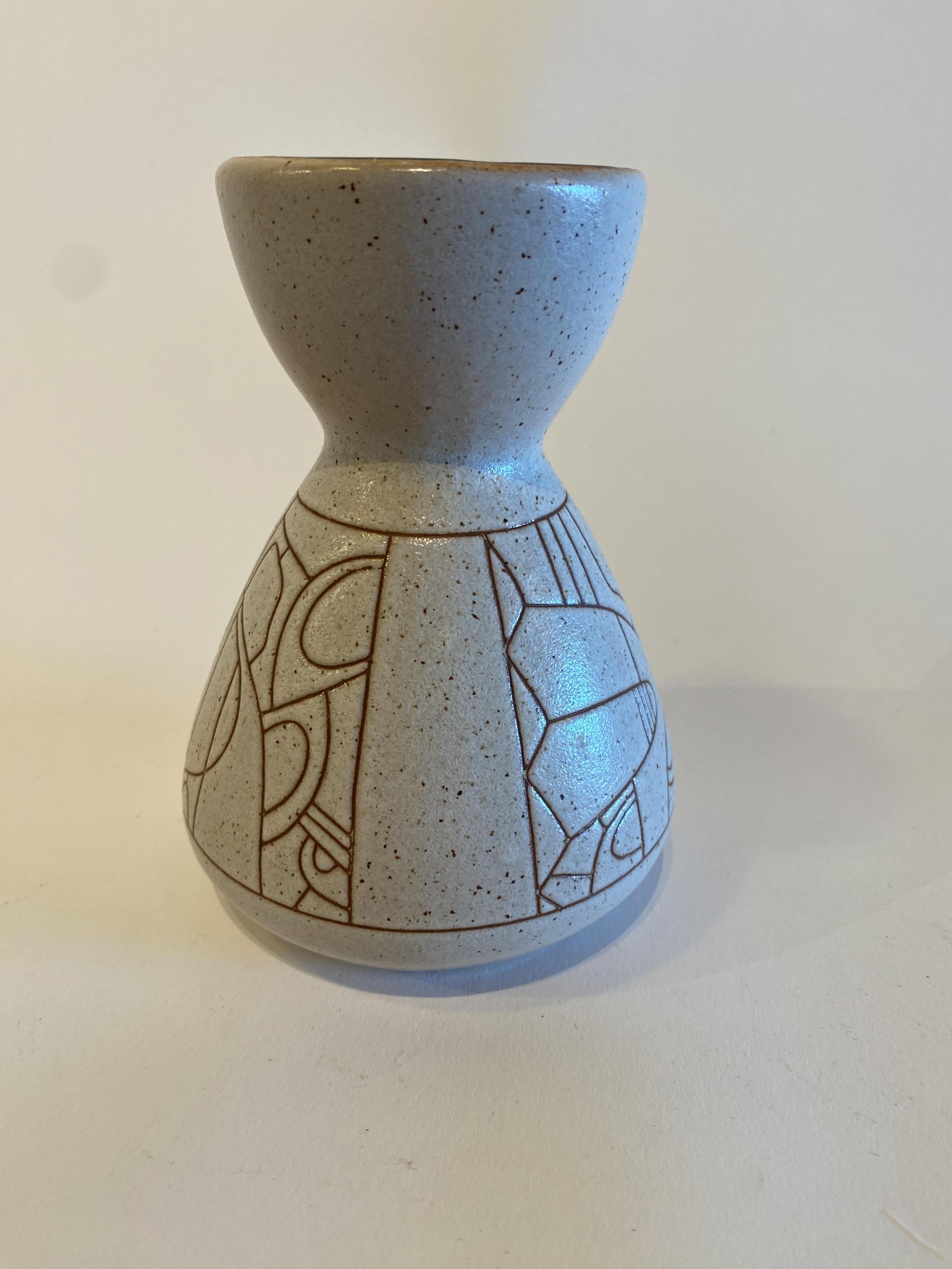 Mid-Century moderno Vaso israeliano di metà secolo in ceramica smaltata Lapid Sgraffito in vendita
