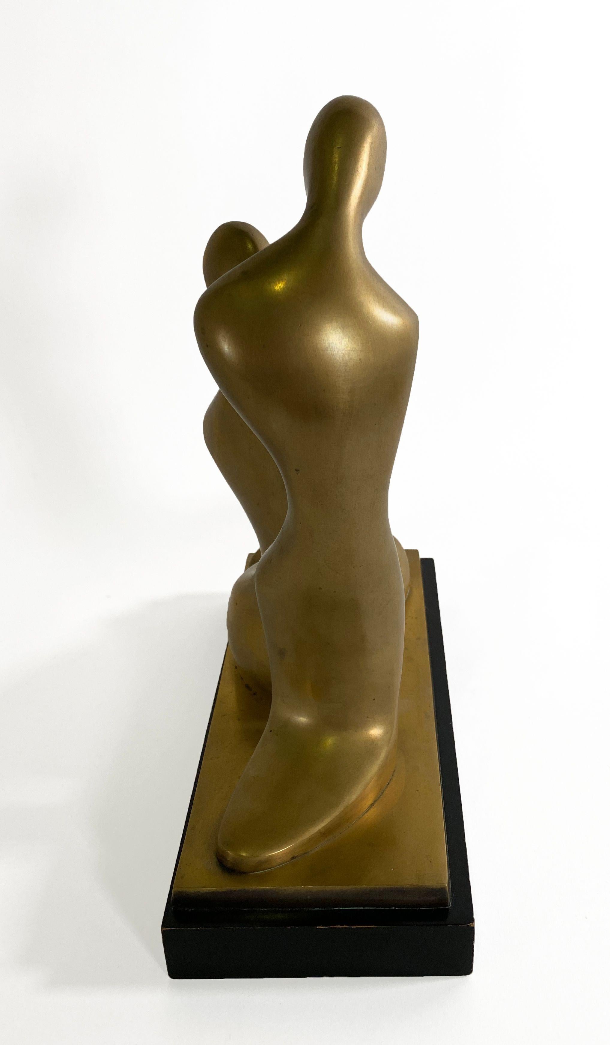 Israeli Modern Brass Sculpture of Lovers, Itzik Benshalom For Sale 2