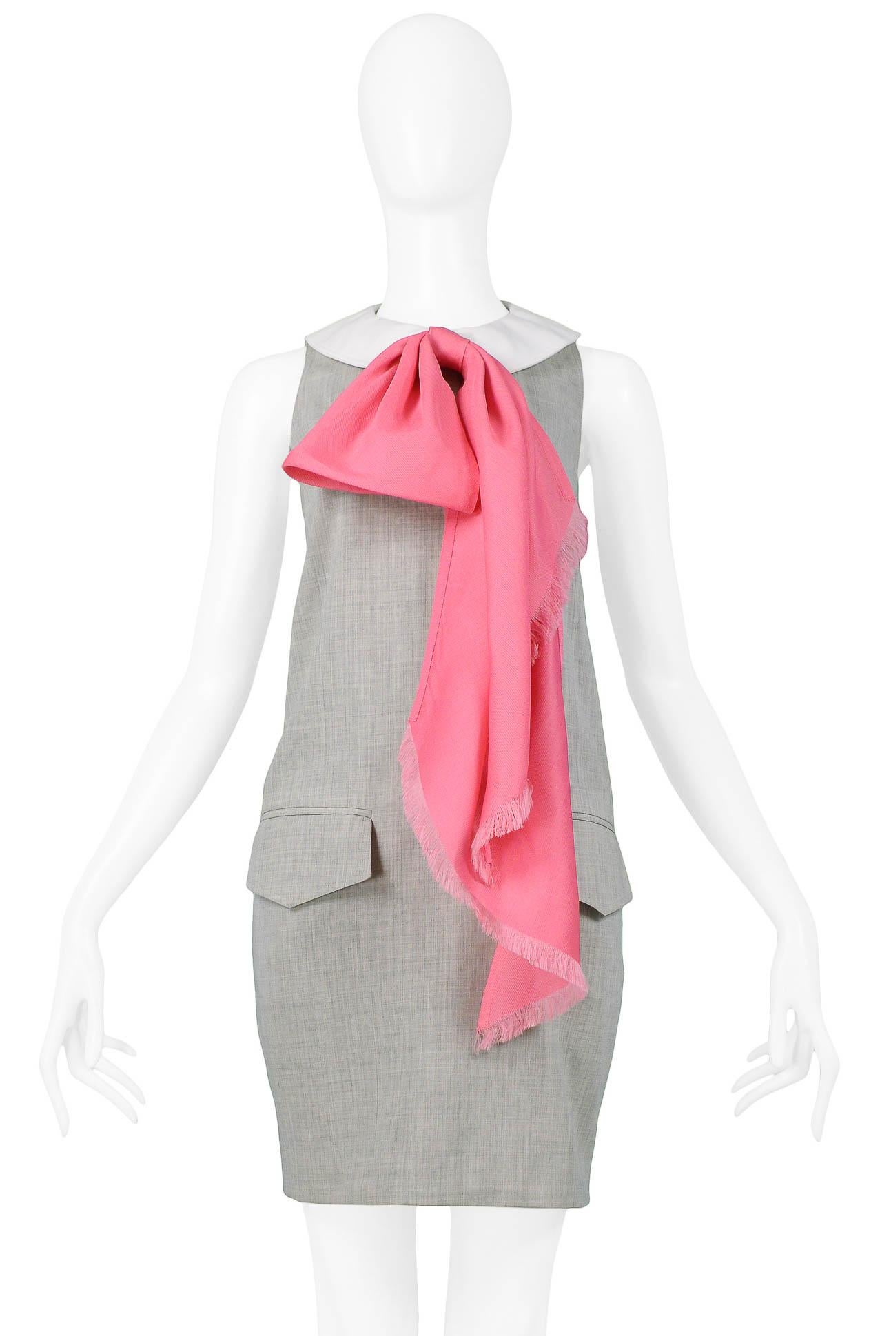 Issac Mizrahi Grey Dress With Pink Bow 1991 In Excellent Condition For Sale In Los Angeles, CA