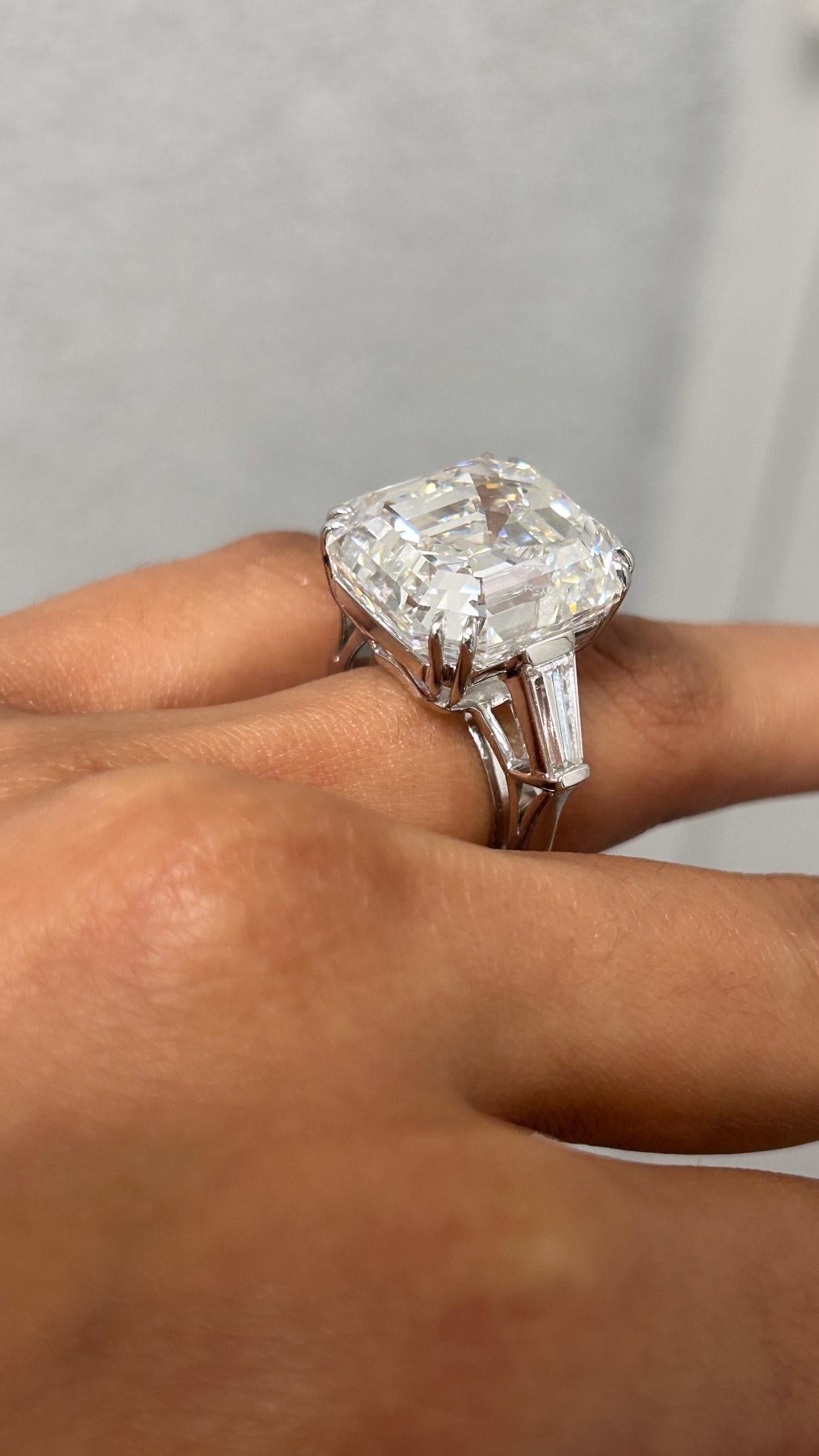 Issac Nussbaum 18K GIA Certified 27 Carat Asscher Cut Diamond Engagement Ring In New Condition For Sale In New York, NY