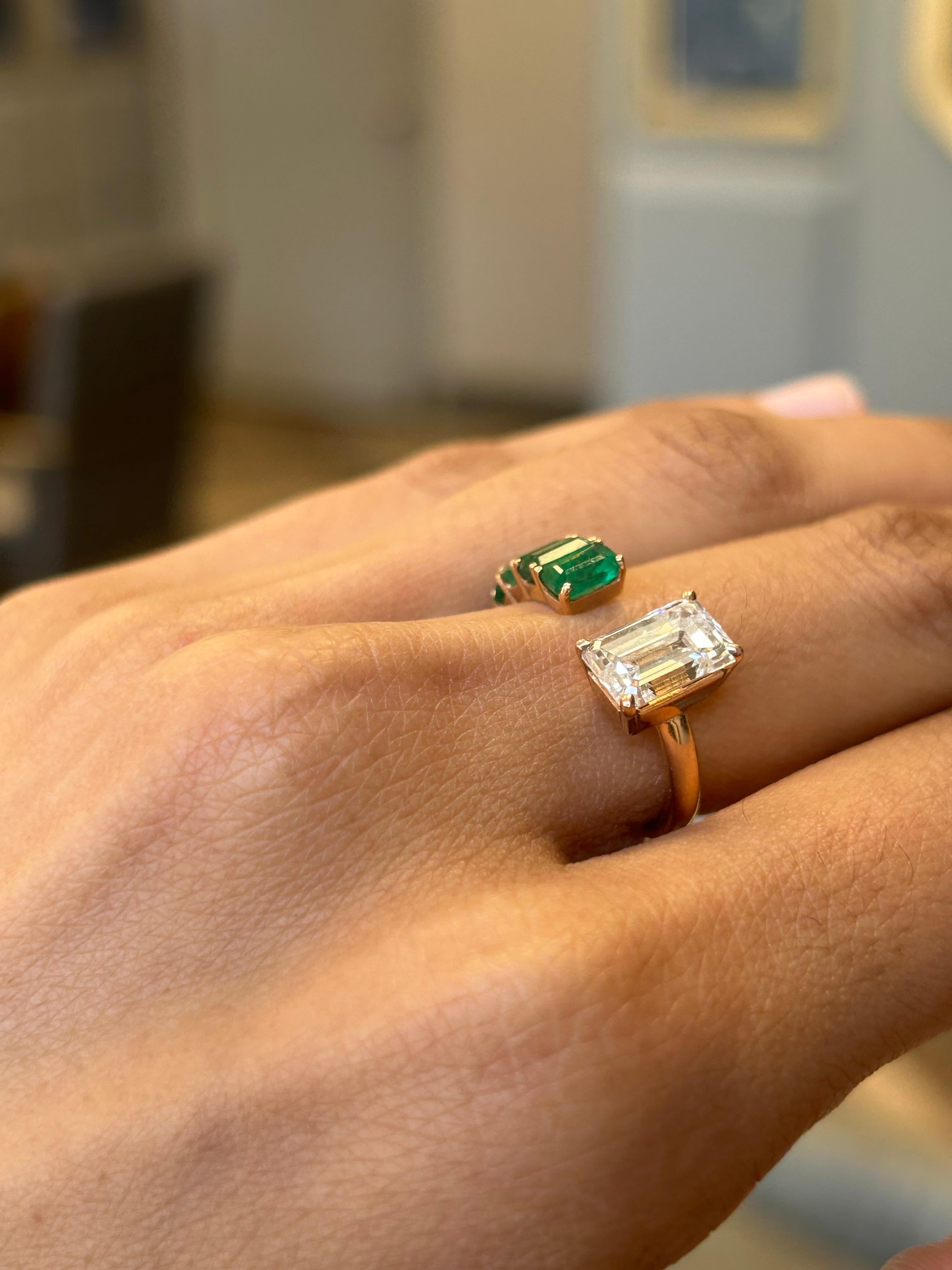 Anello con smeraldo e radiante in oro rosa 18 carati di Issac Nussbaum In condizioni Nuovo in vendita a New York, NY