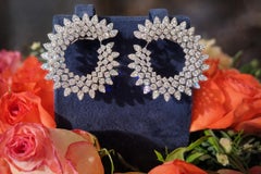 Orecchini con diamanti a mezzaluna in oro bianco 18 carati Issac Nussbaum