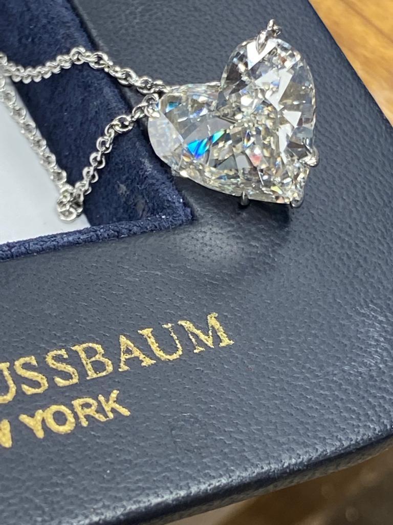 Taille cœur Collier à pendentifs en diamant certifié GIA de 10,76 carats en forme de cœur Issac Nussbaum en vente