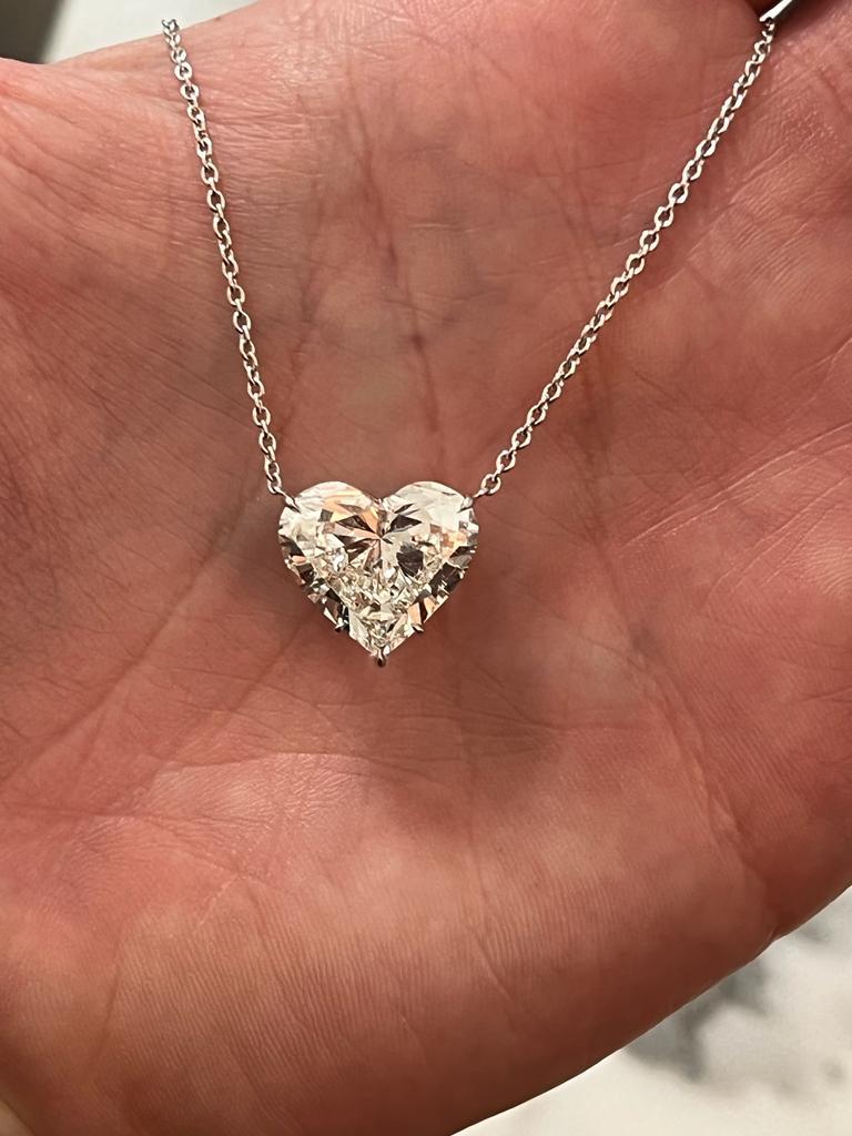 Collier à pendentifs en diamant certifié GIA de 10,76 carats en forme de cœur Issac Nussbaum en vente 3