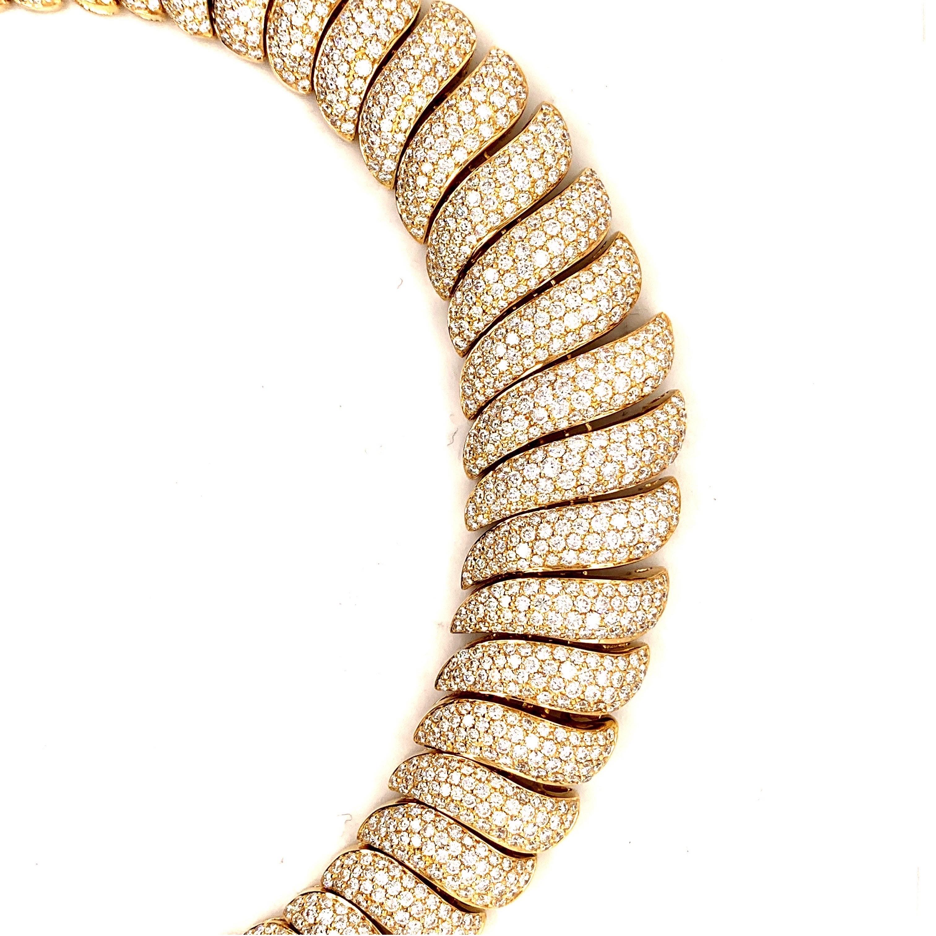 30 Karat Diamant-Wellen-Motiv-Halskette (Rundschliff) im Angebot