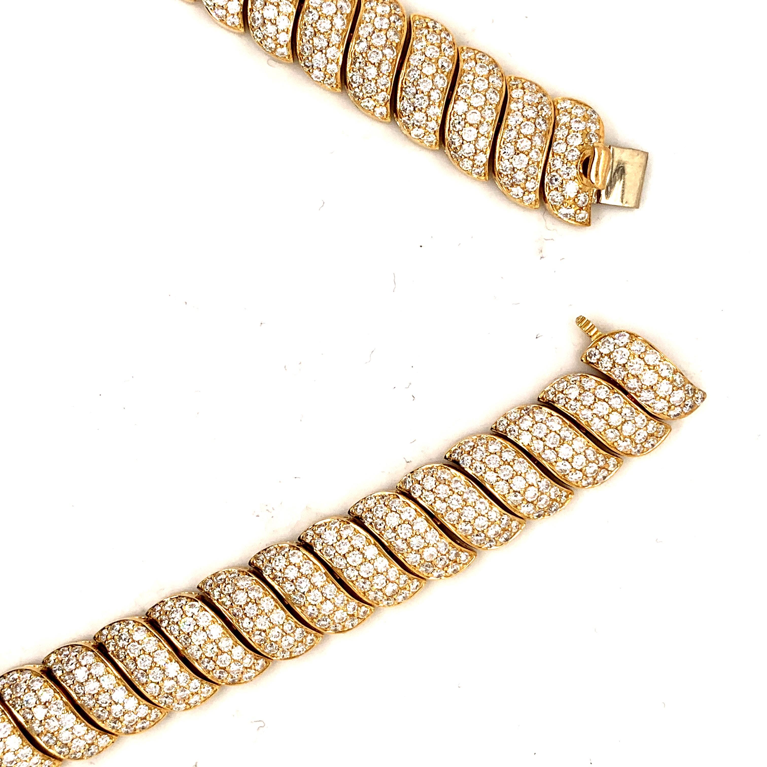 30 Karat Diamant-Wellen-Motiv-Halskette im Angebot 4